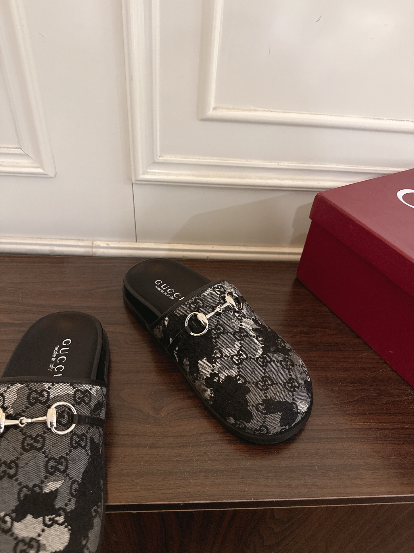 Gucci 古驰饰马衔扣一字带印花穆勒鞋包头拖鞋