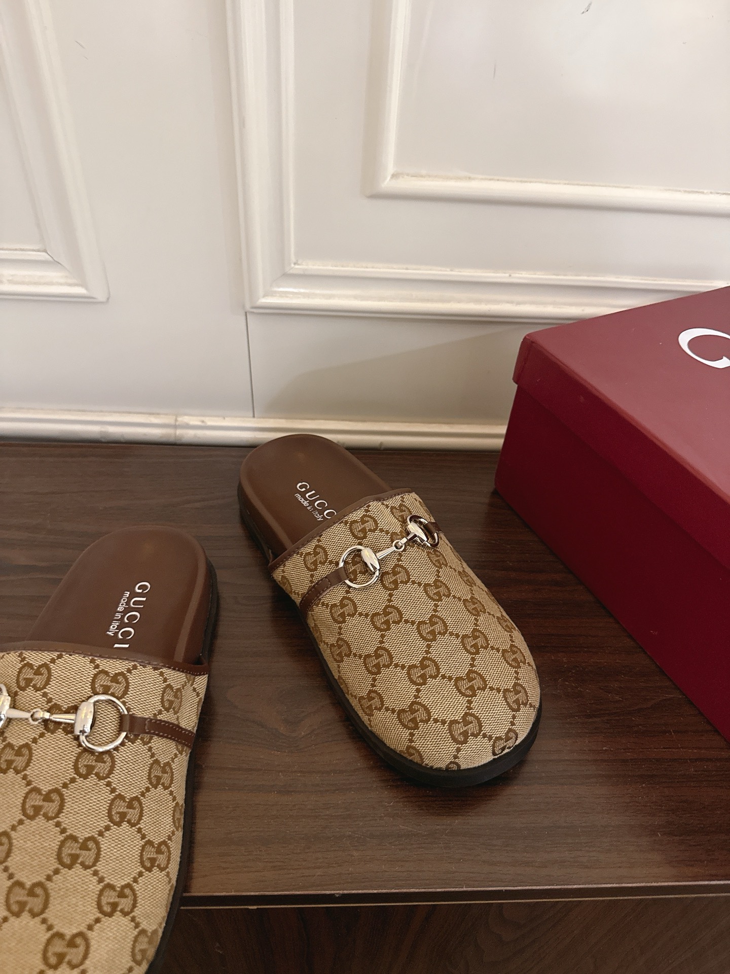 Gucci 古驰饰马衔扣一字带印花穆勒鞋包头拖鞋
