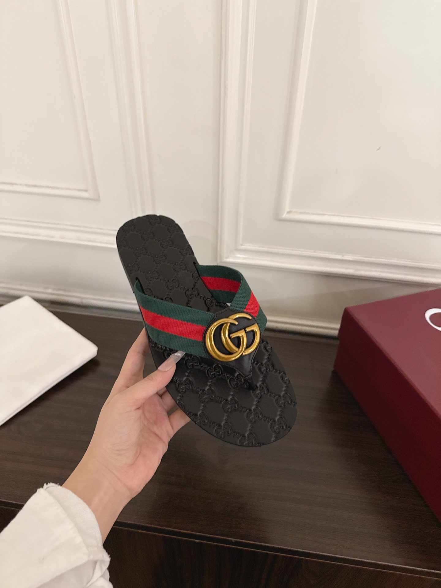 Gucci Riviera系列男士夹趾凉鞋