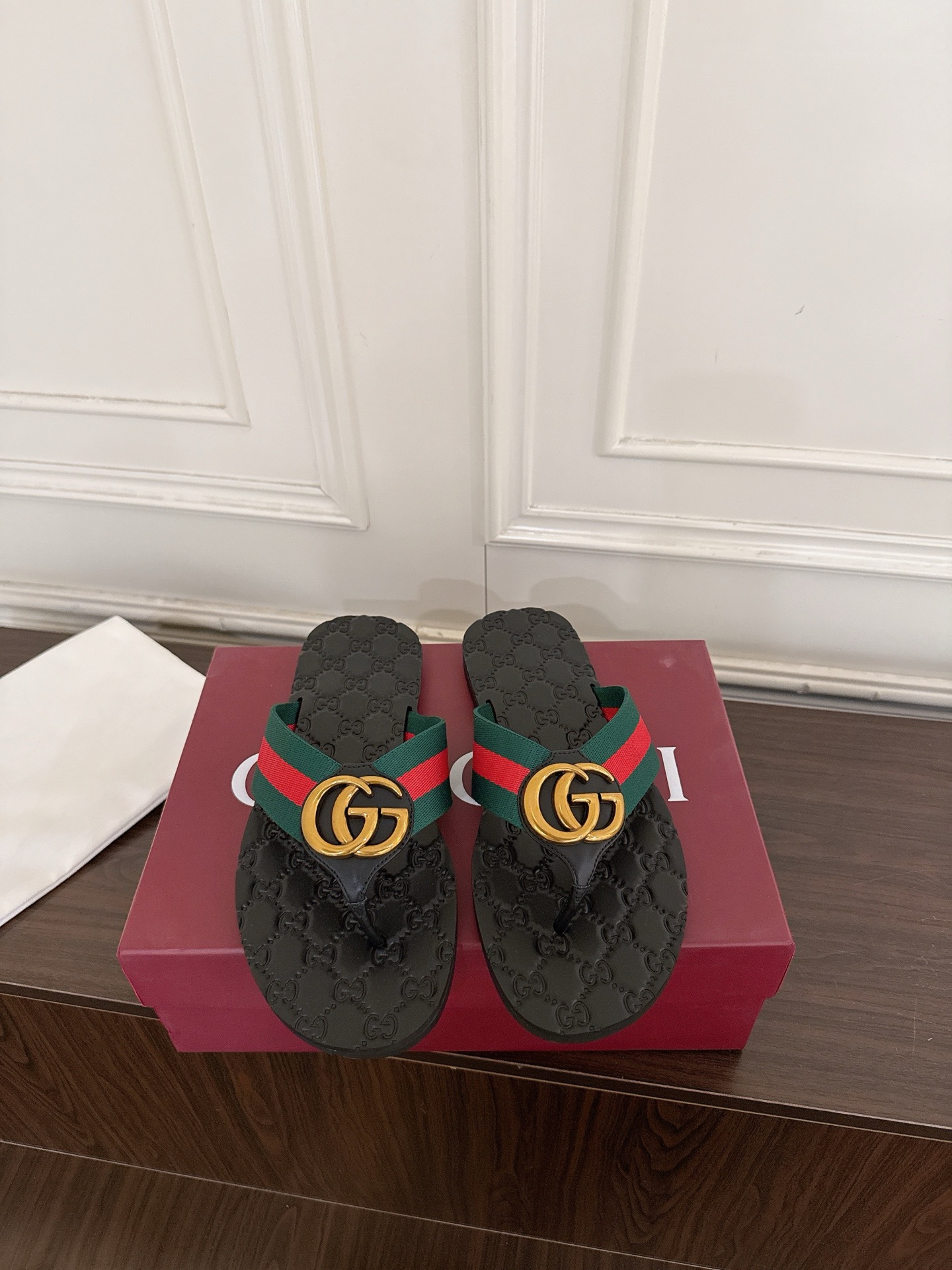 Gucci Riviera系列男士夹趾凉鞋