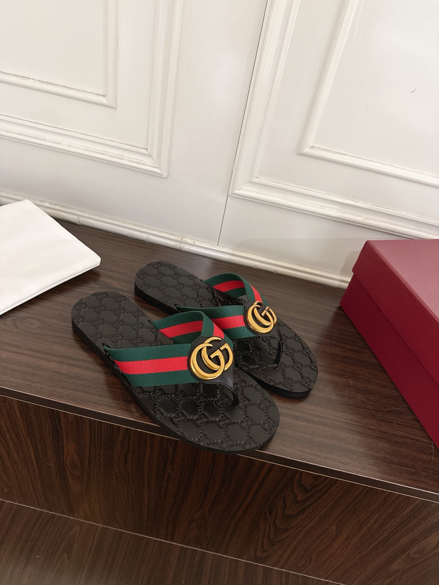Gucci Riviera系列男士夹趾凉鞋