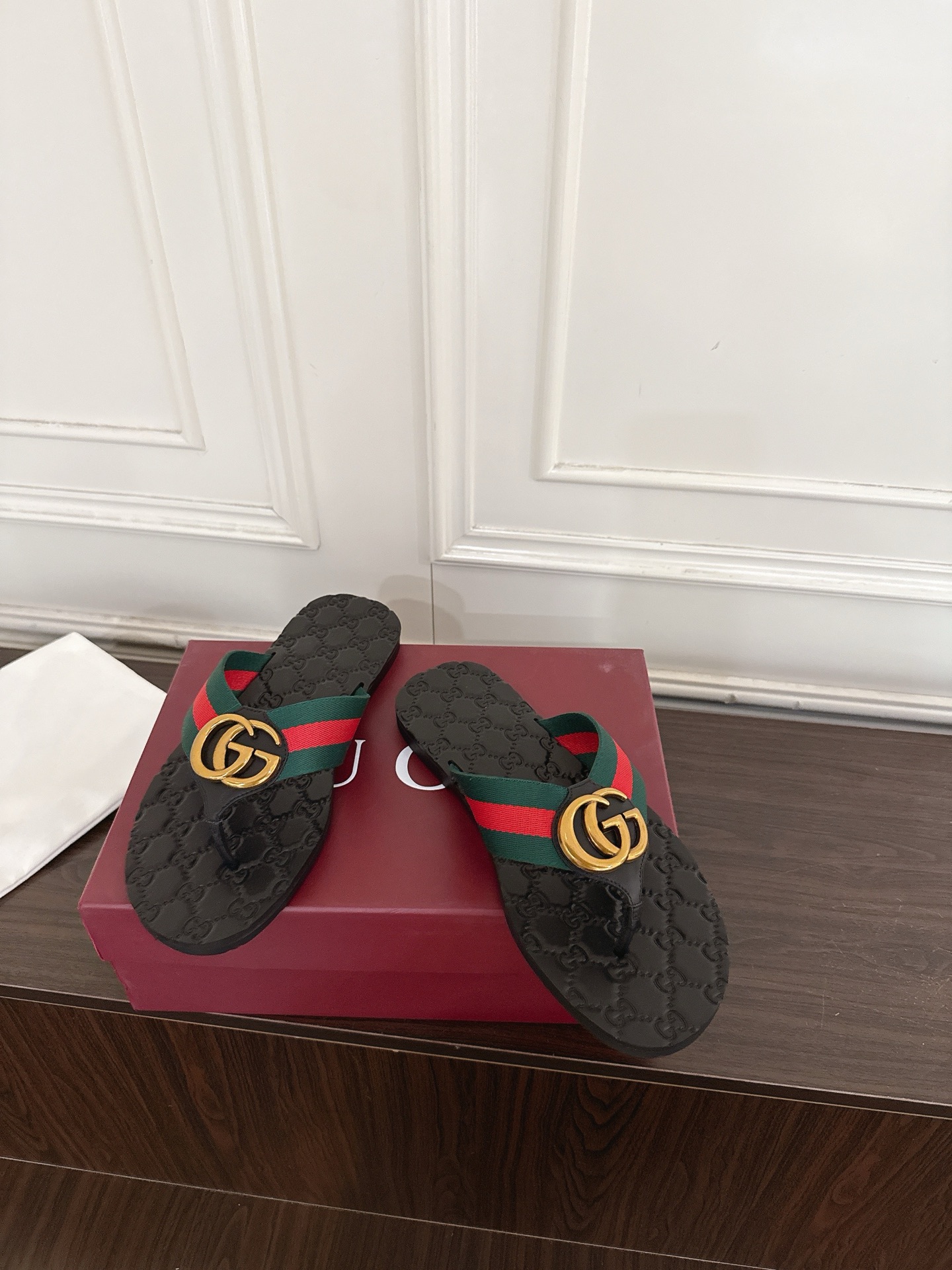 Gucci Riviera系列男士夹趾凉鞋