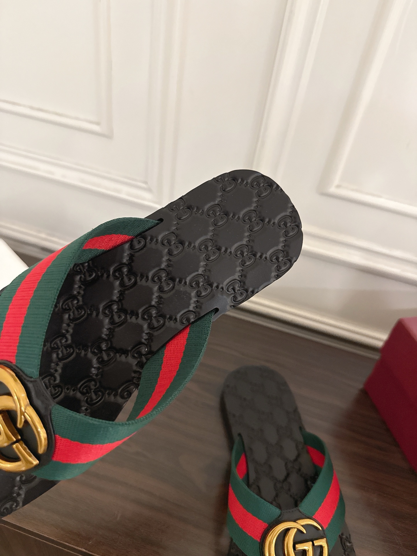 Gucci Riviera系列男士夹趾凉鞋