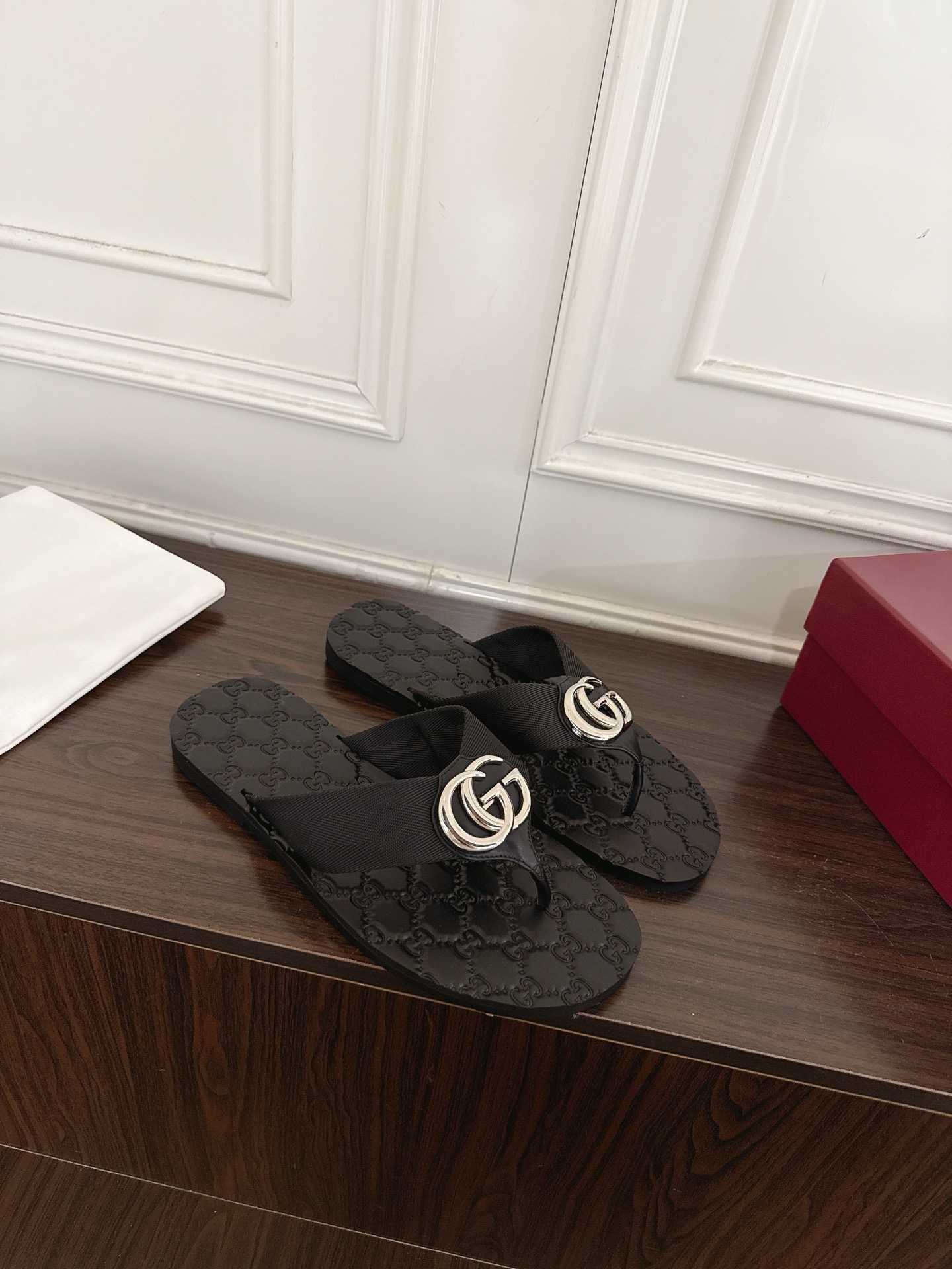 Gucci Riviera系列男士夹趾凉鞋