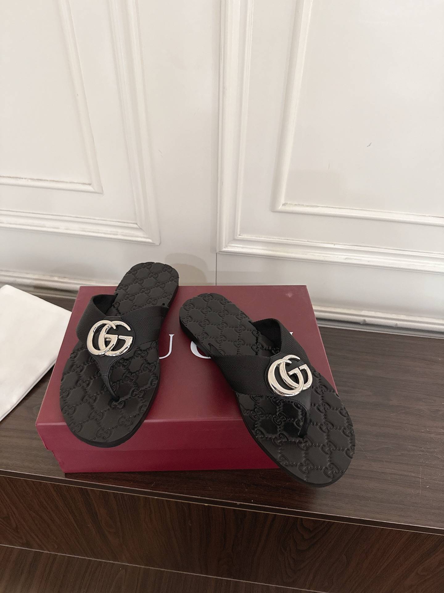 Gucci Riviera系列男士夹趾凉鞋