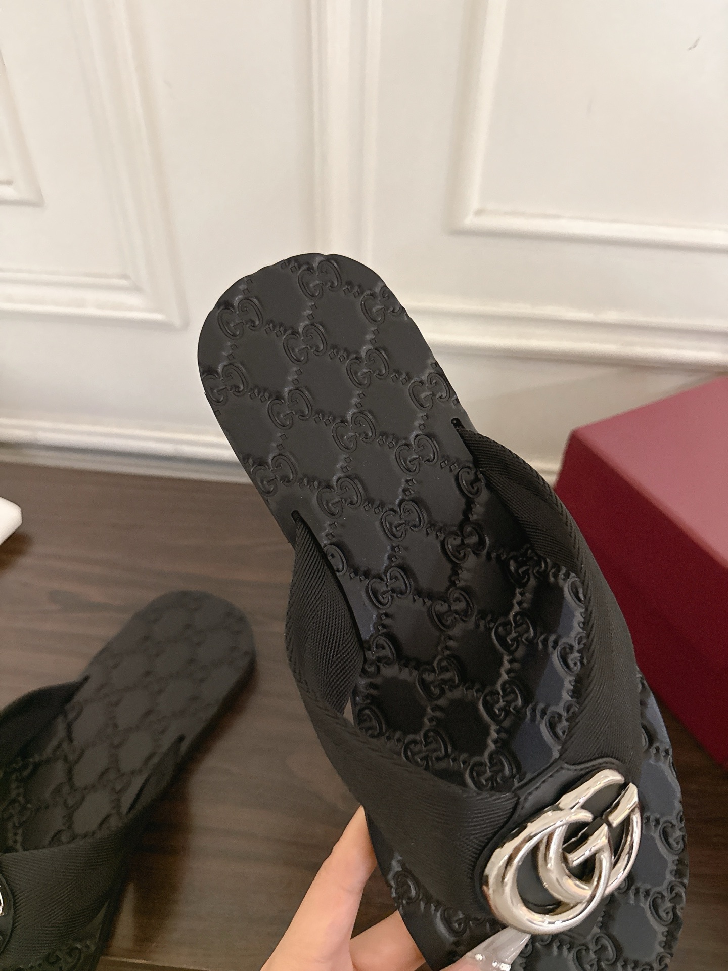 Gucci Riviera系列男士夹趾凉鞋