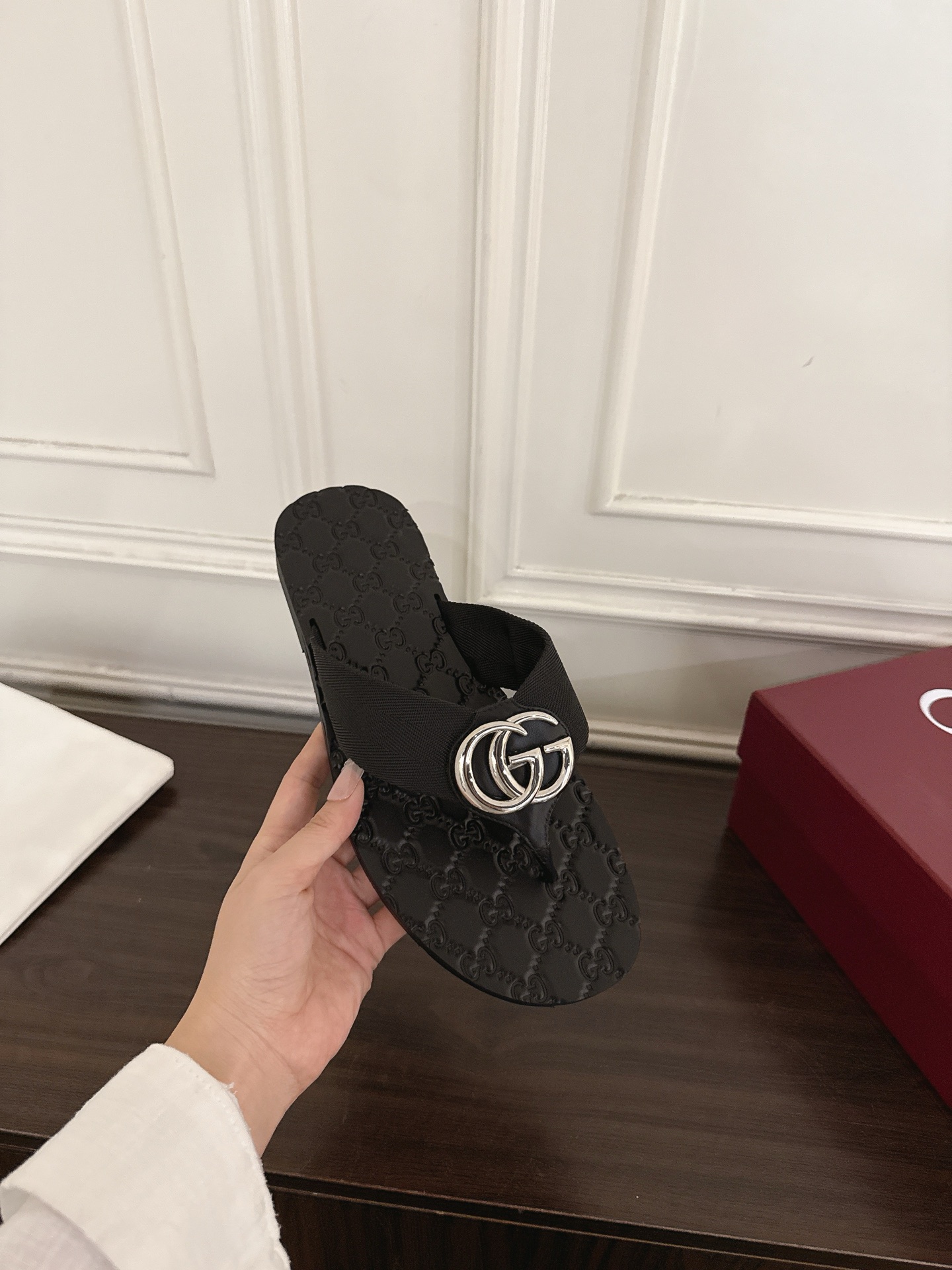 Gucci Riviera系列男士夹趾凉鞋