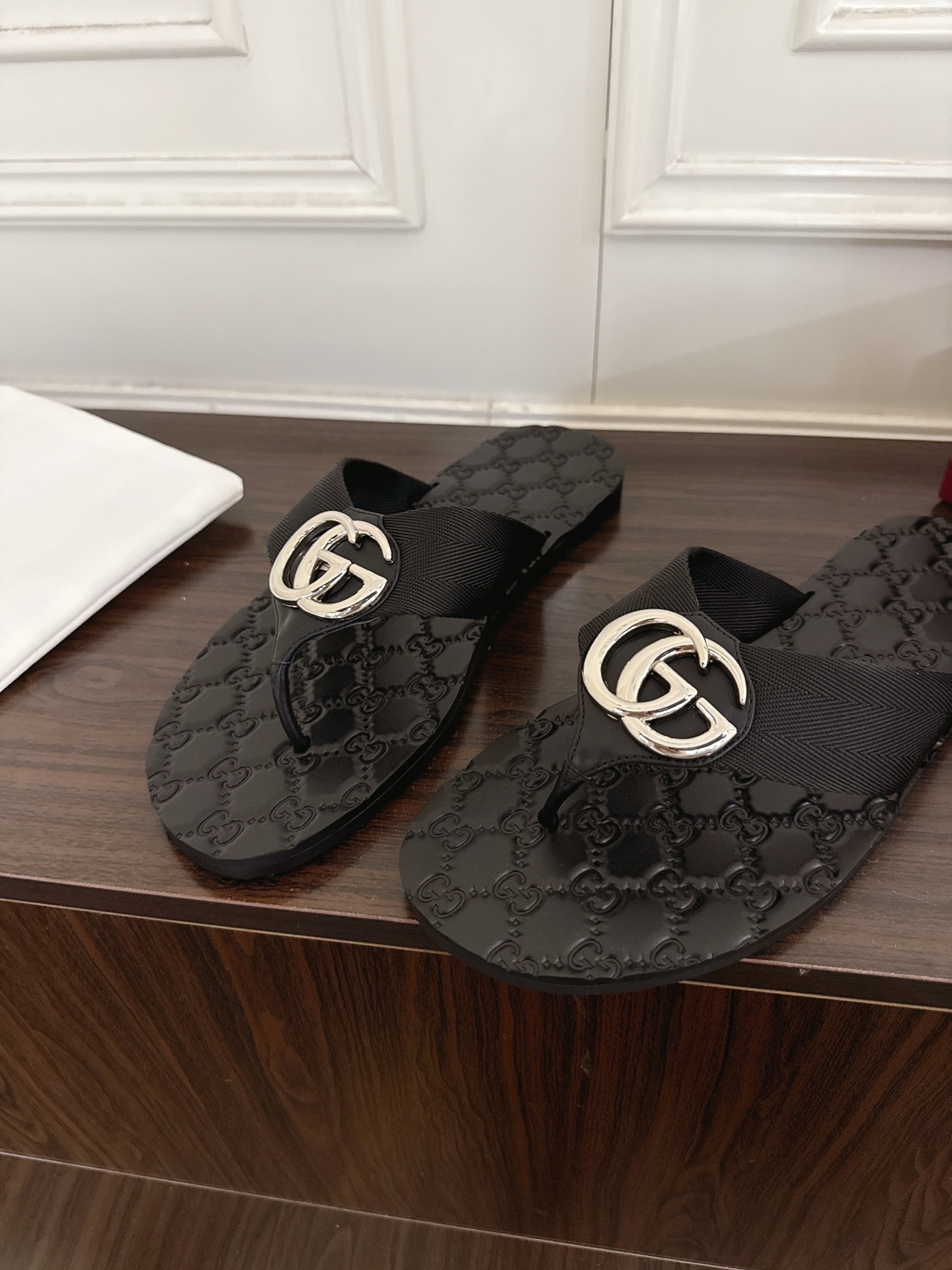 Gucci Riviera系列男士夹趾凉鞋