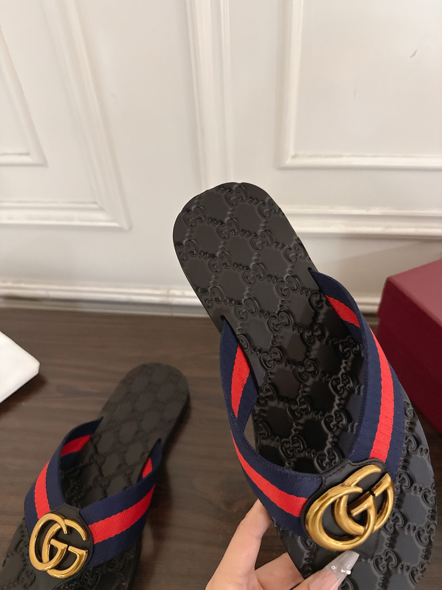 Gucci Riviera系列男士夹趾凉鞋
