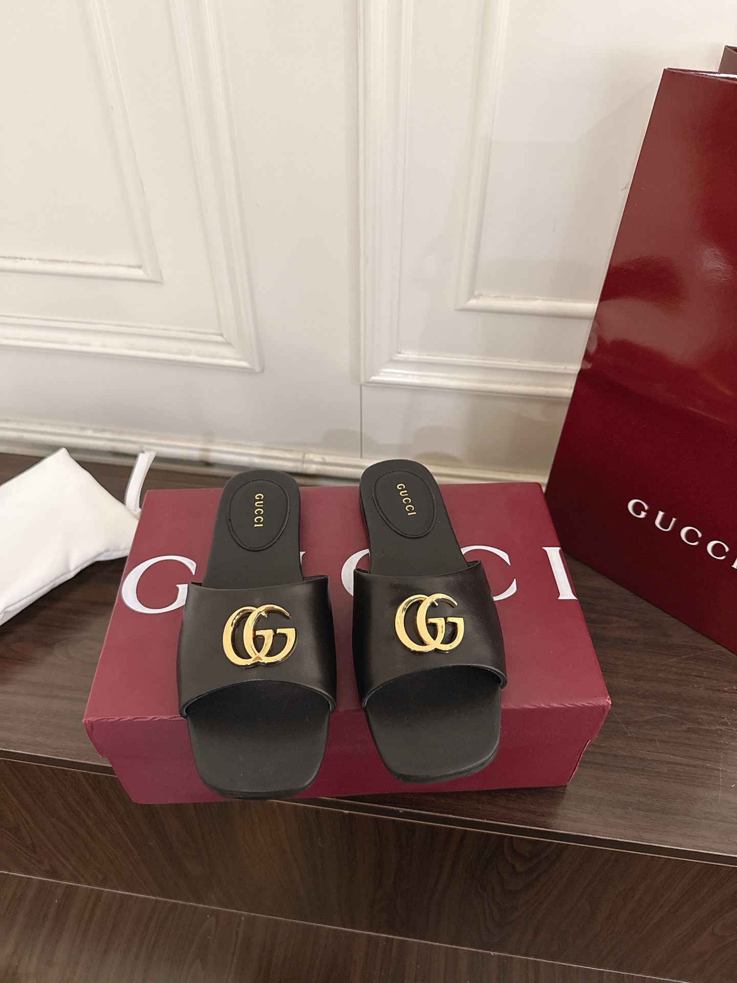 Gucci 320