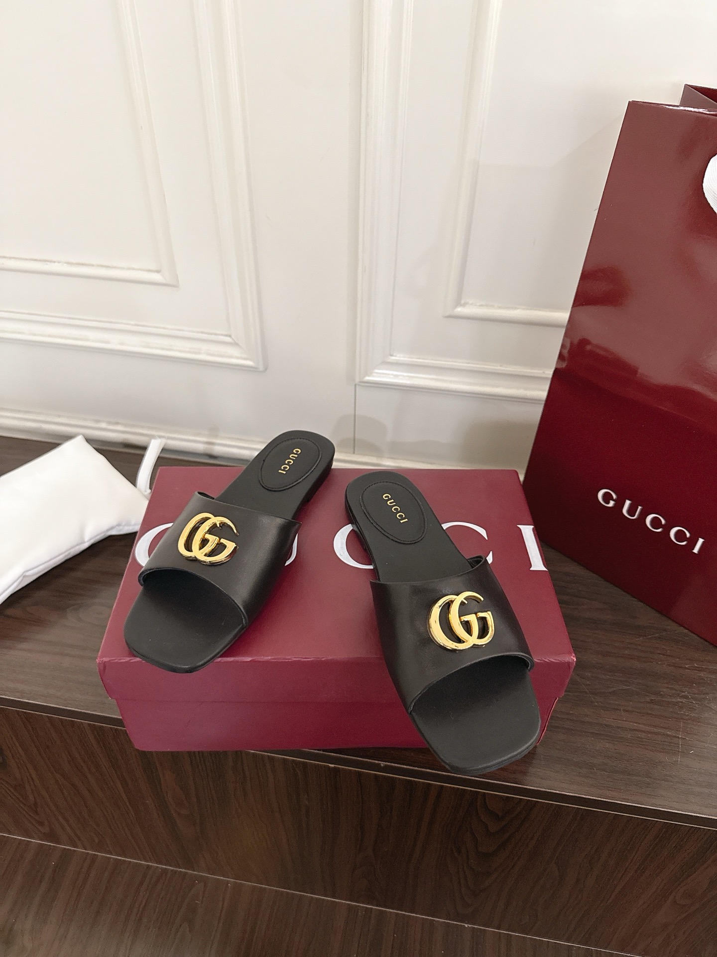 Gucci 320