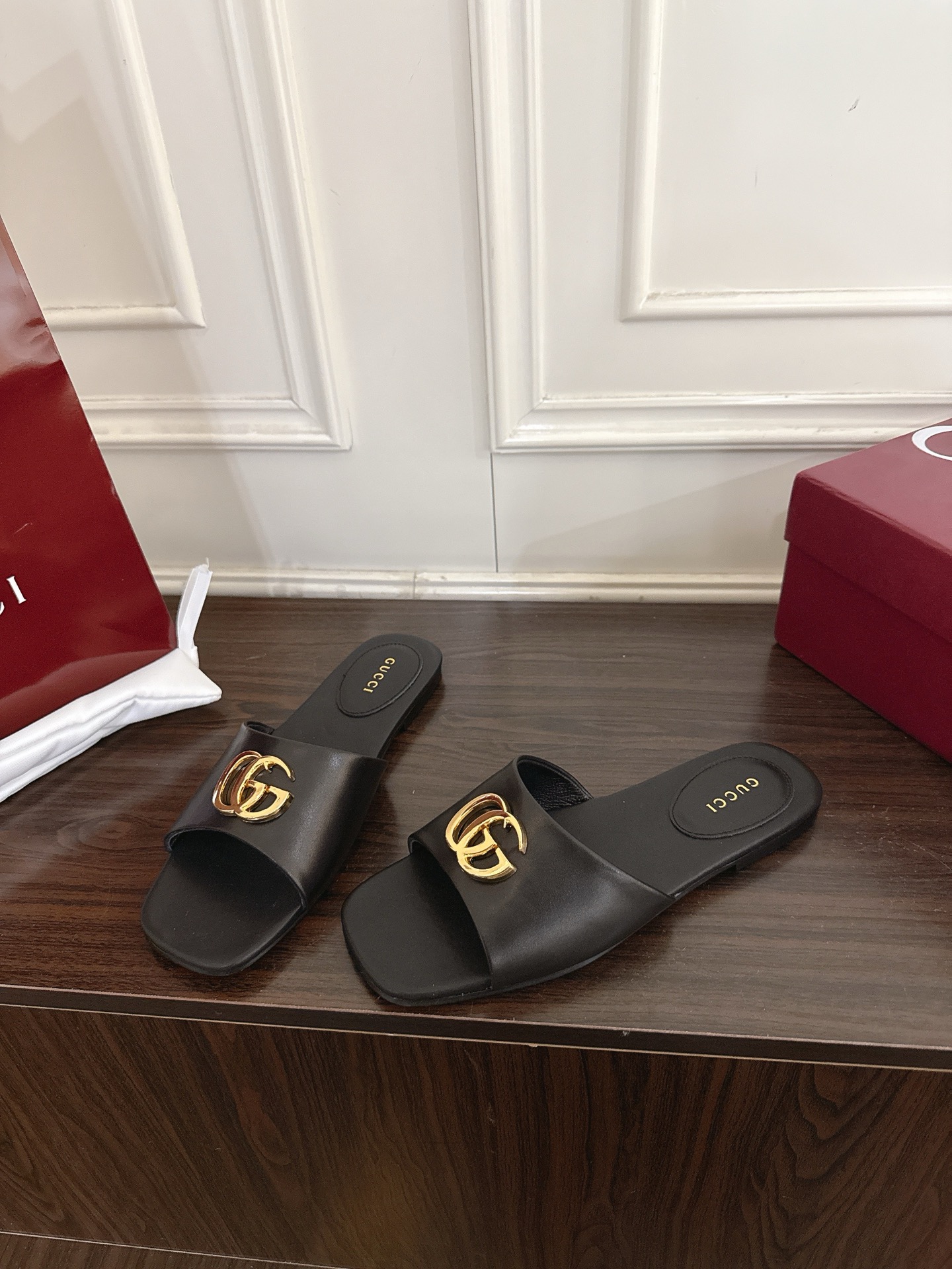 Gucci 320