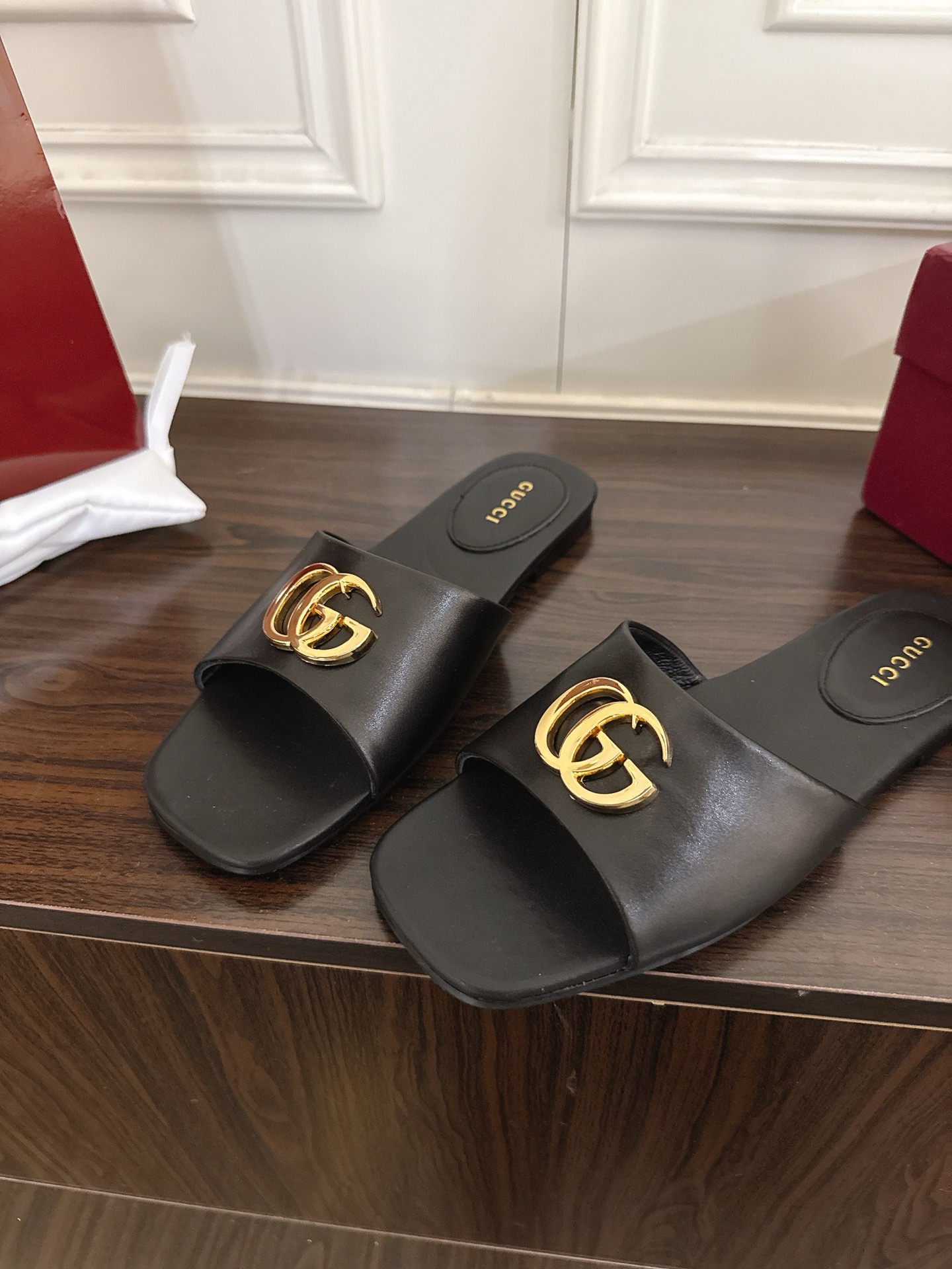 Gucci 320