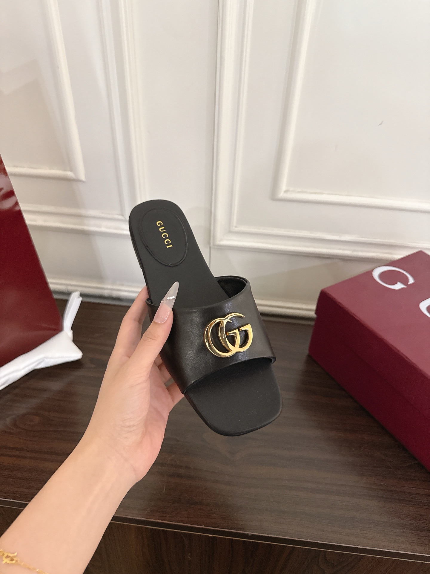 Gucci 320