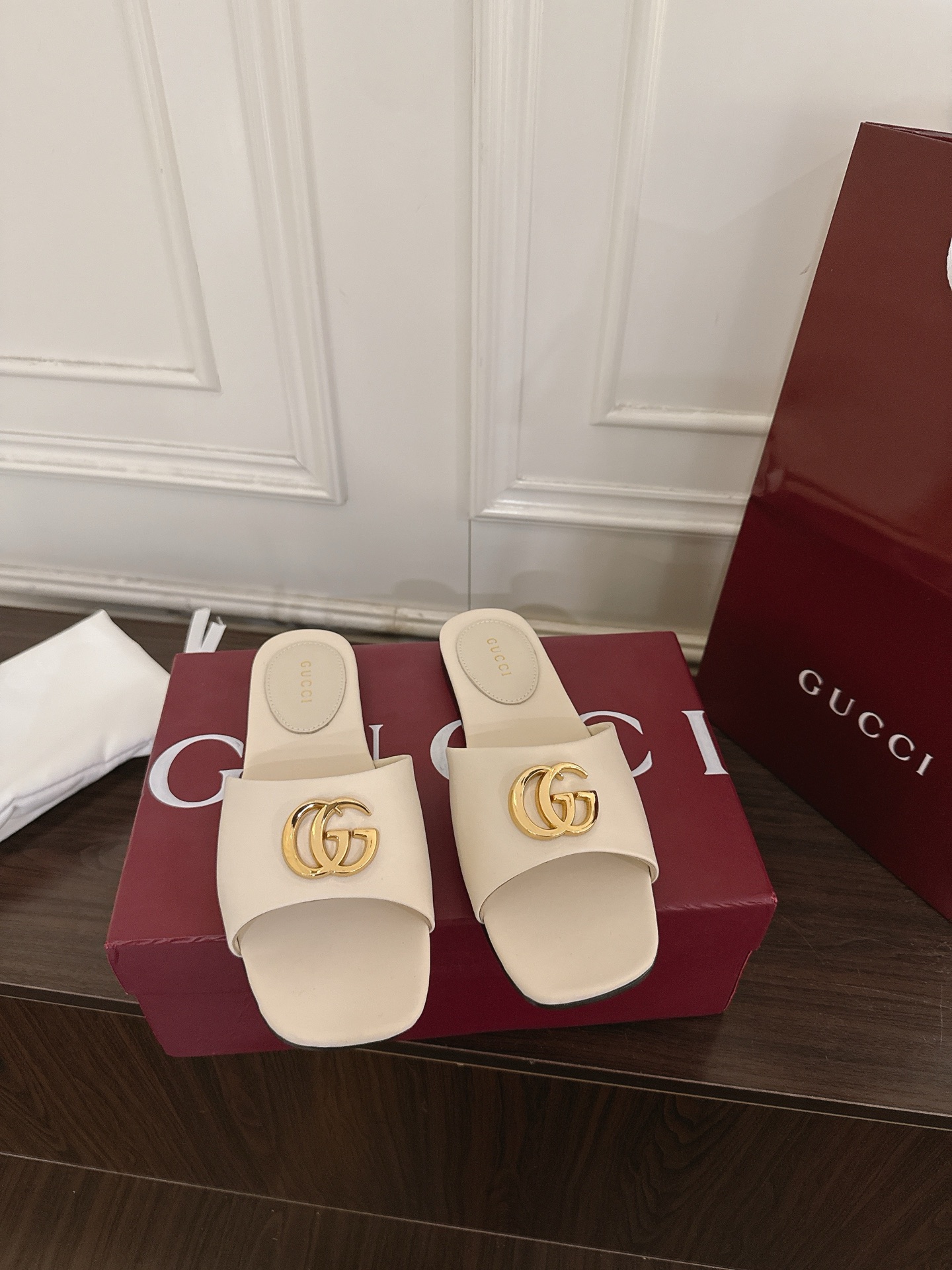 Gucci 320