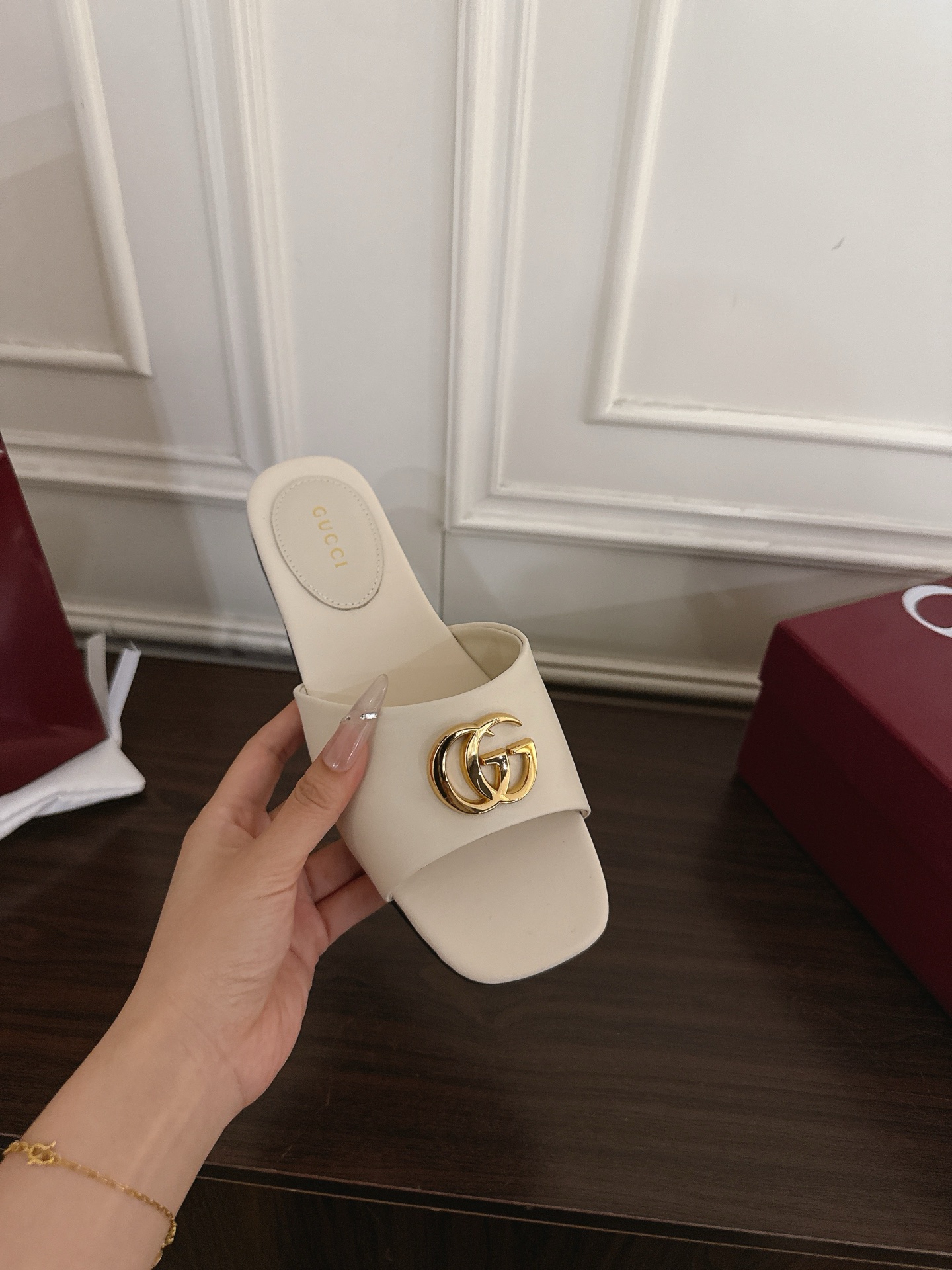 Gucci 320