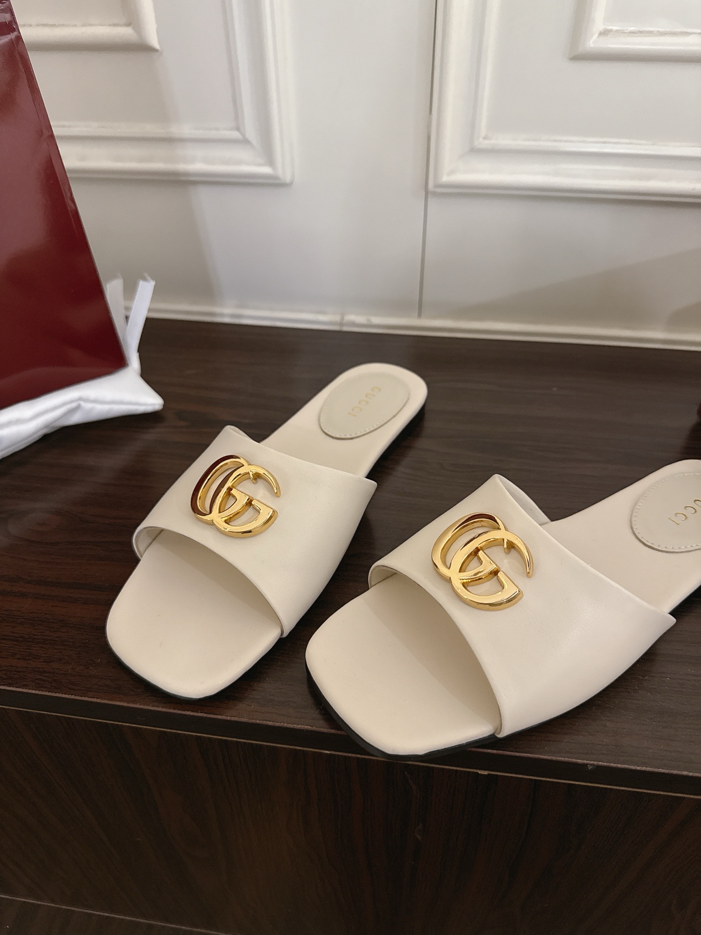 Gucci 320