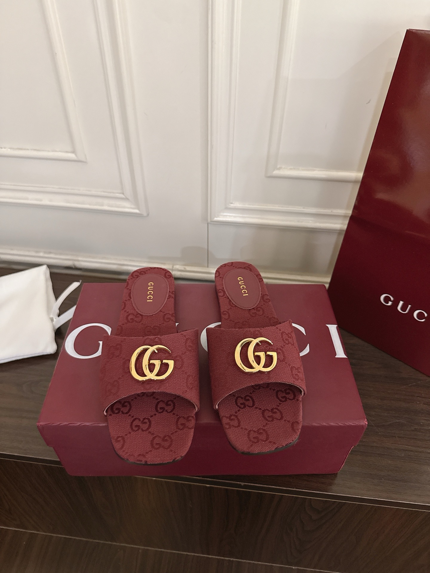 Gucci 320