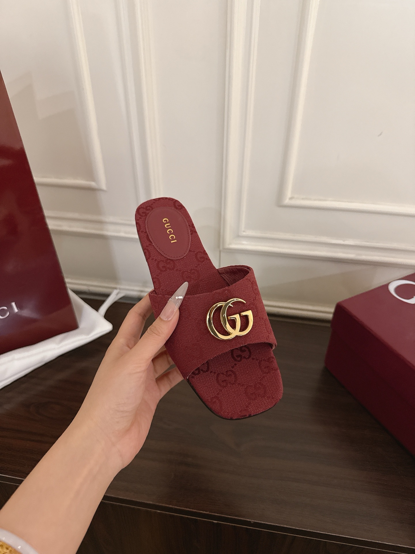 Gucci 320