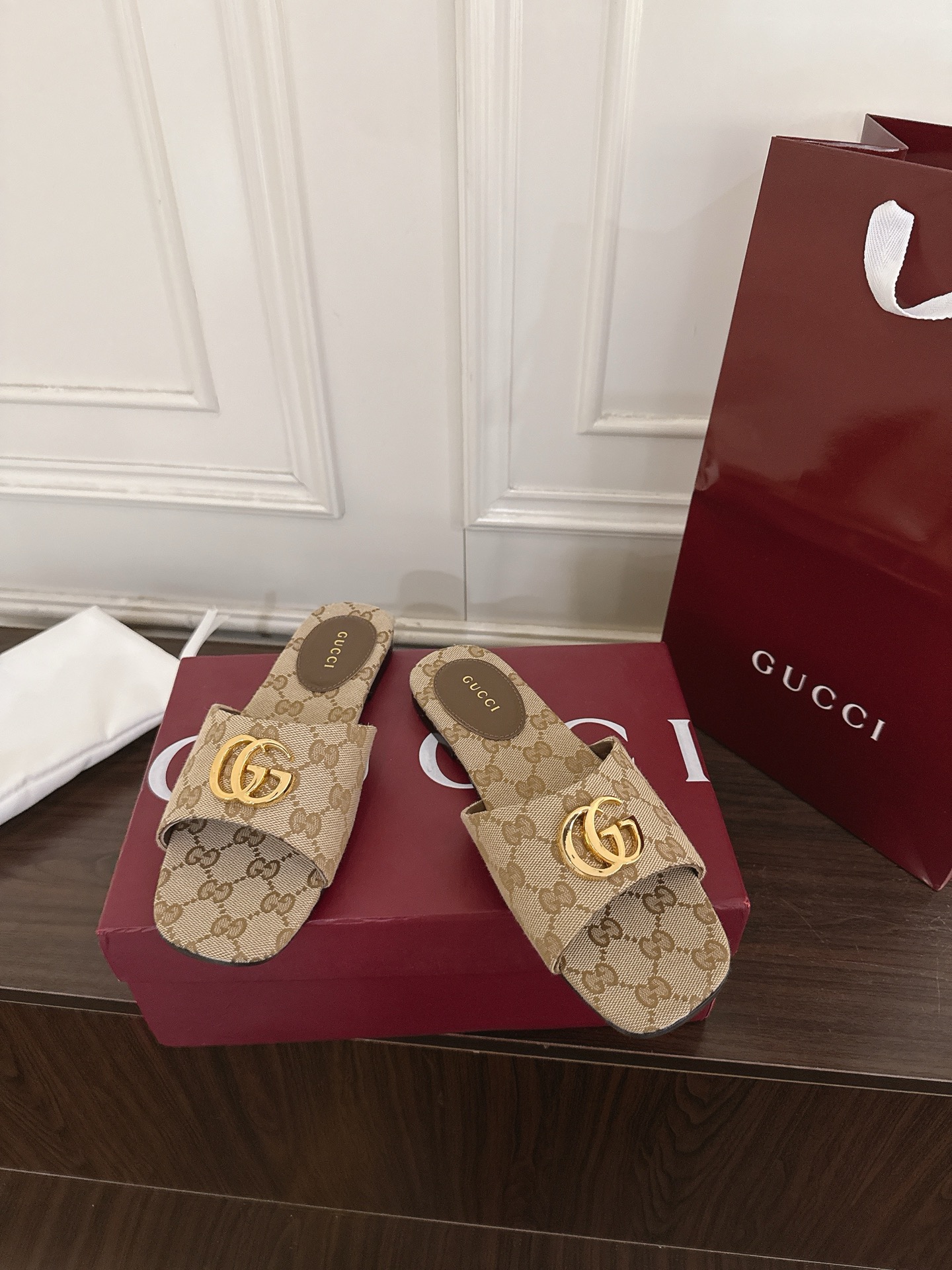 Gucci 320