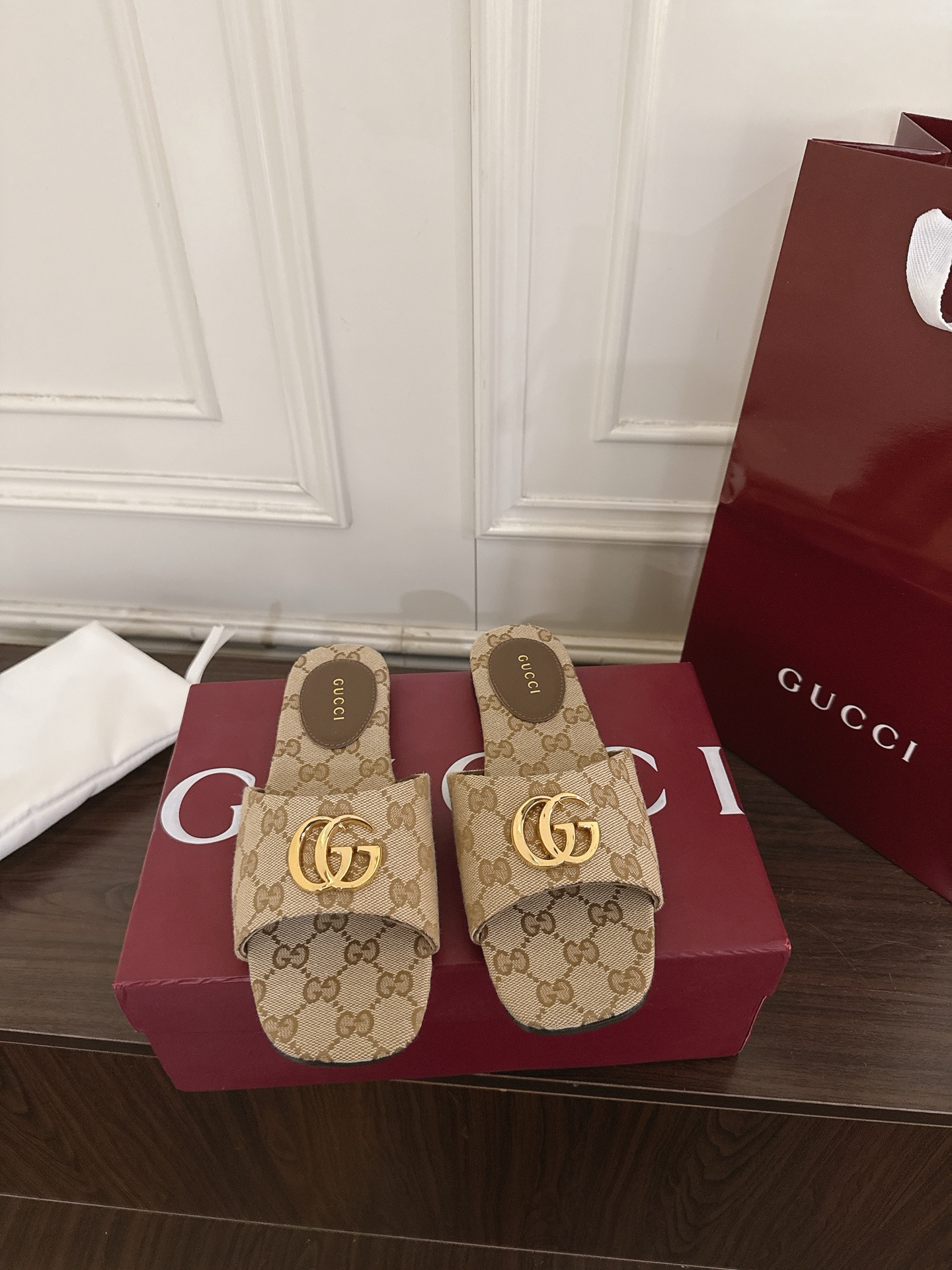 Gucci 320