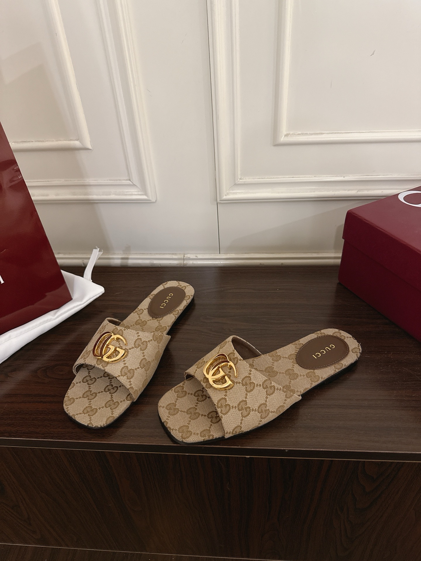 Gucci 320