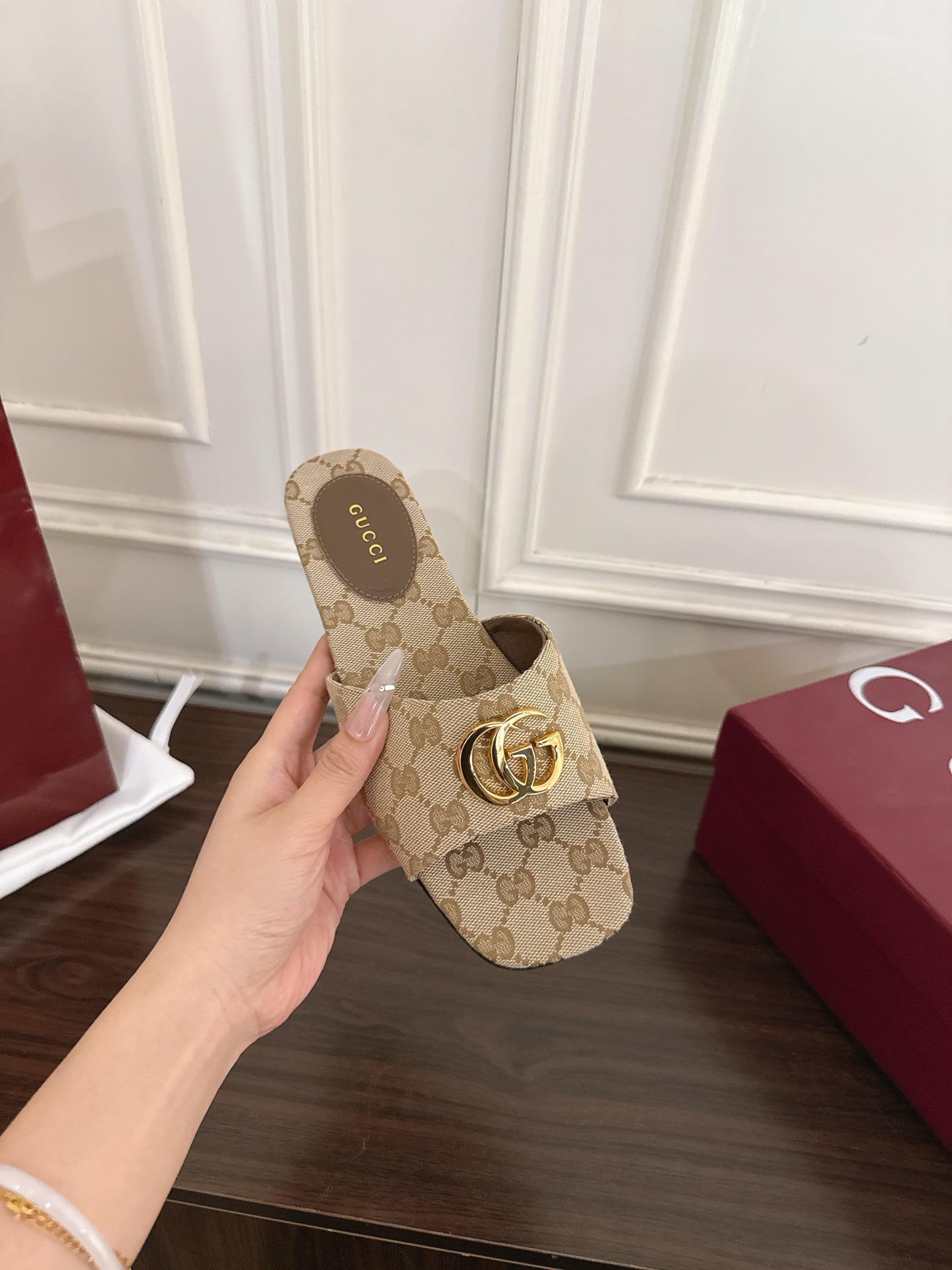 Gucci 320