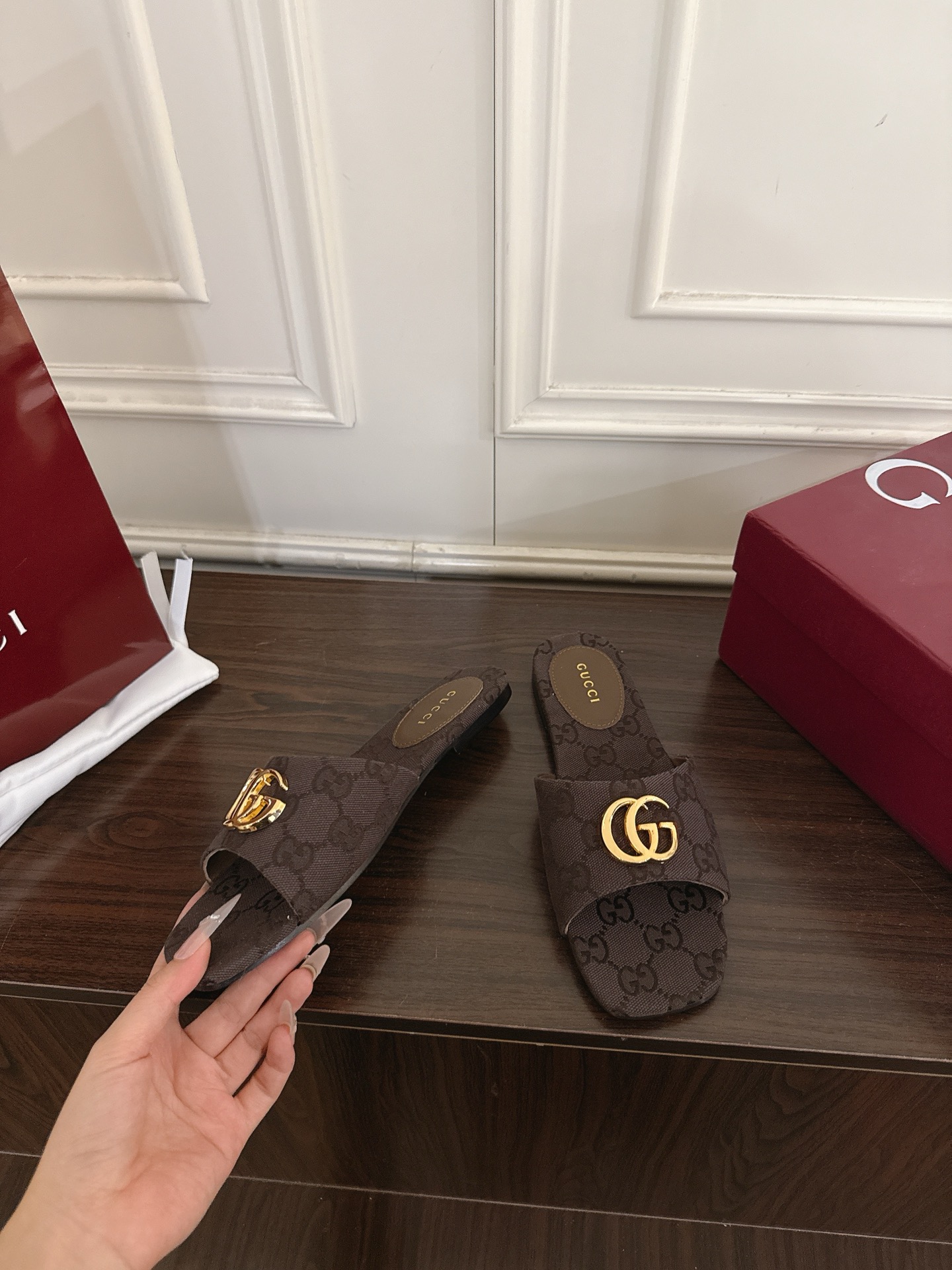 Gucci 320