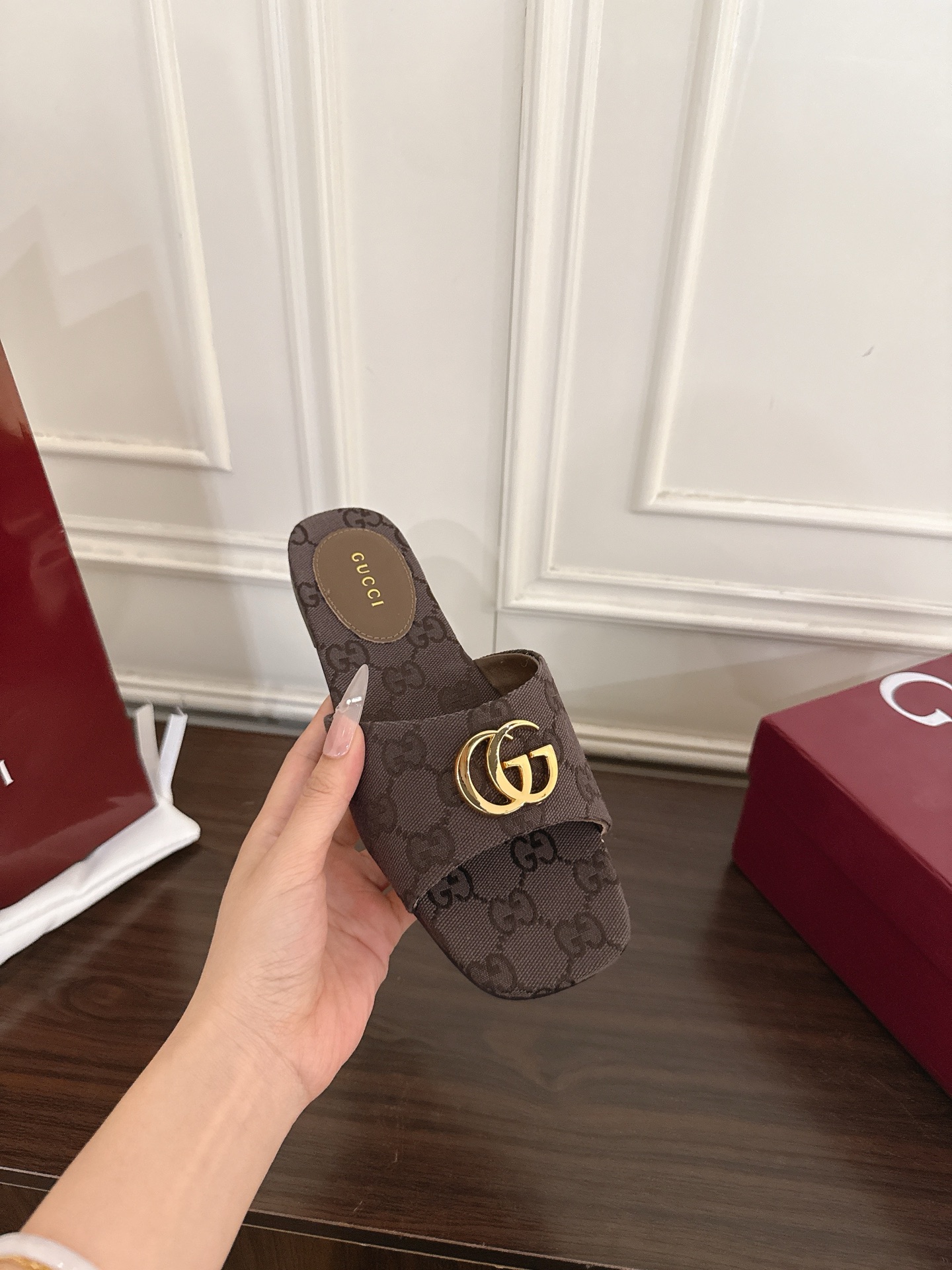 Gucci 320
