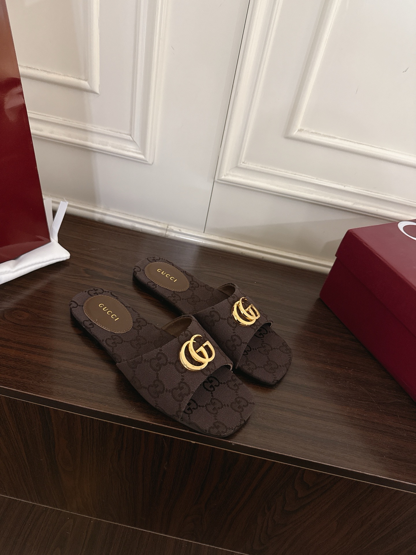 Gucci 320