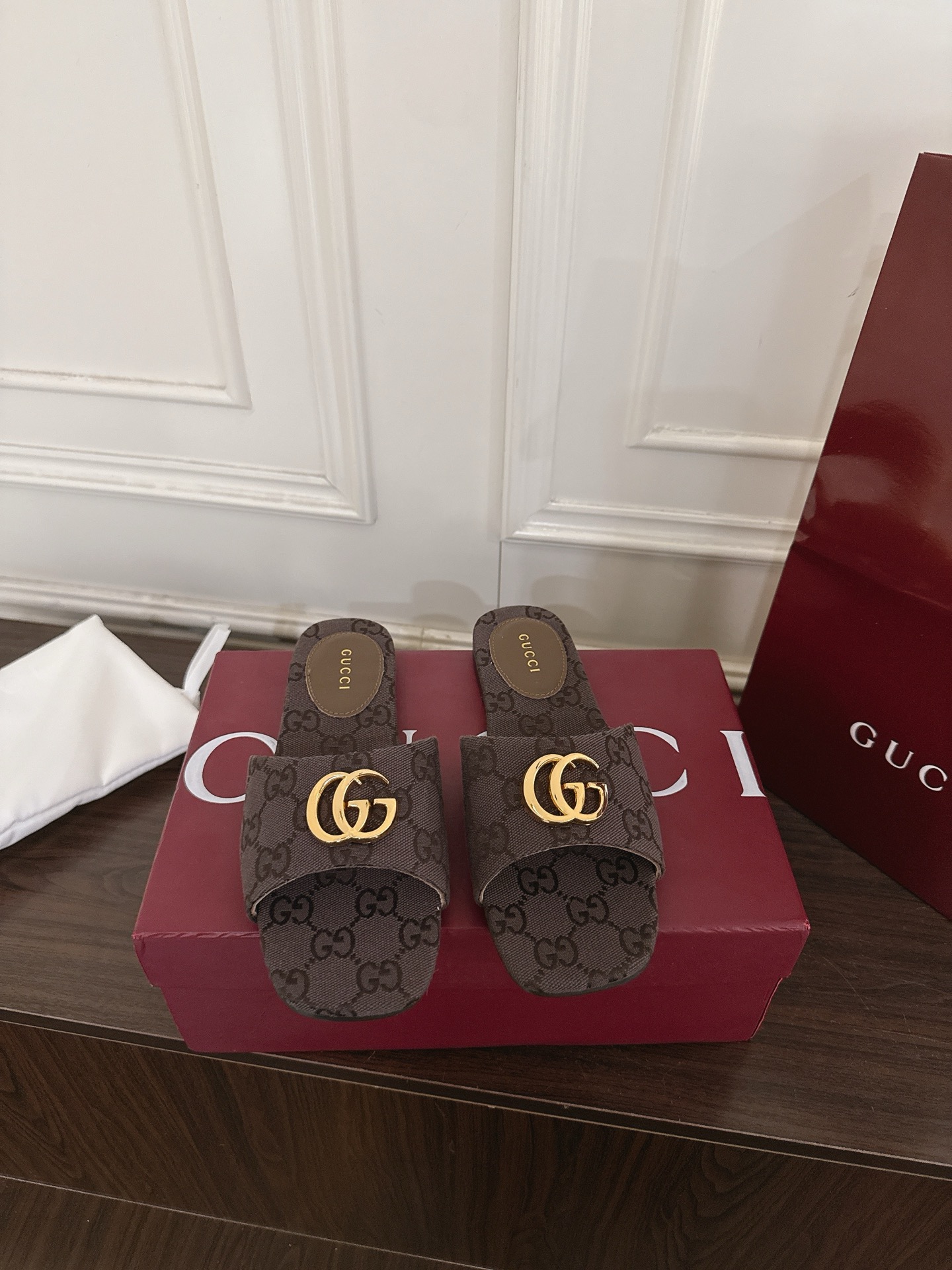 Gucci 320