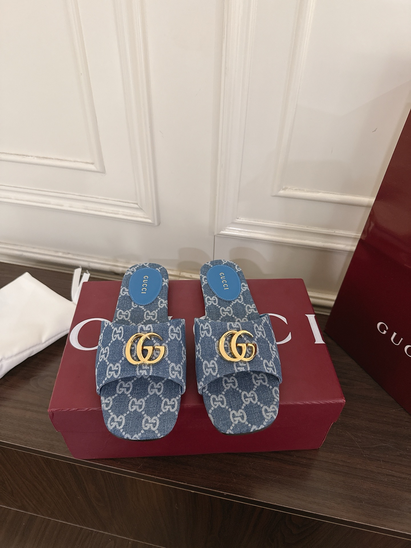Gucci 320