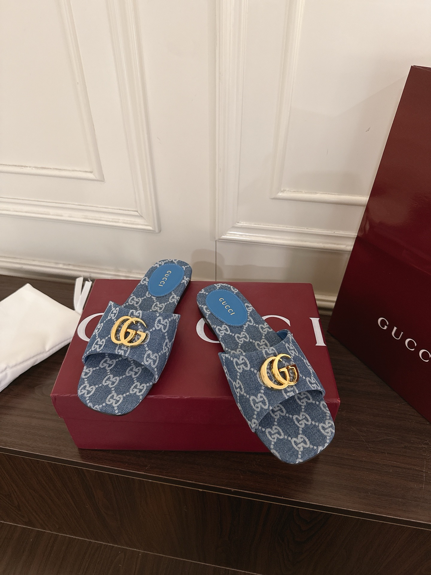 Gucci 320
