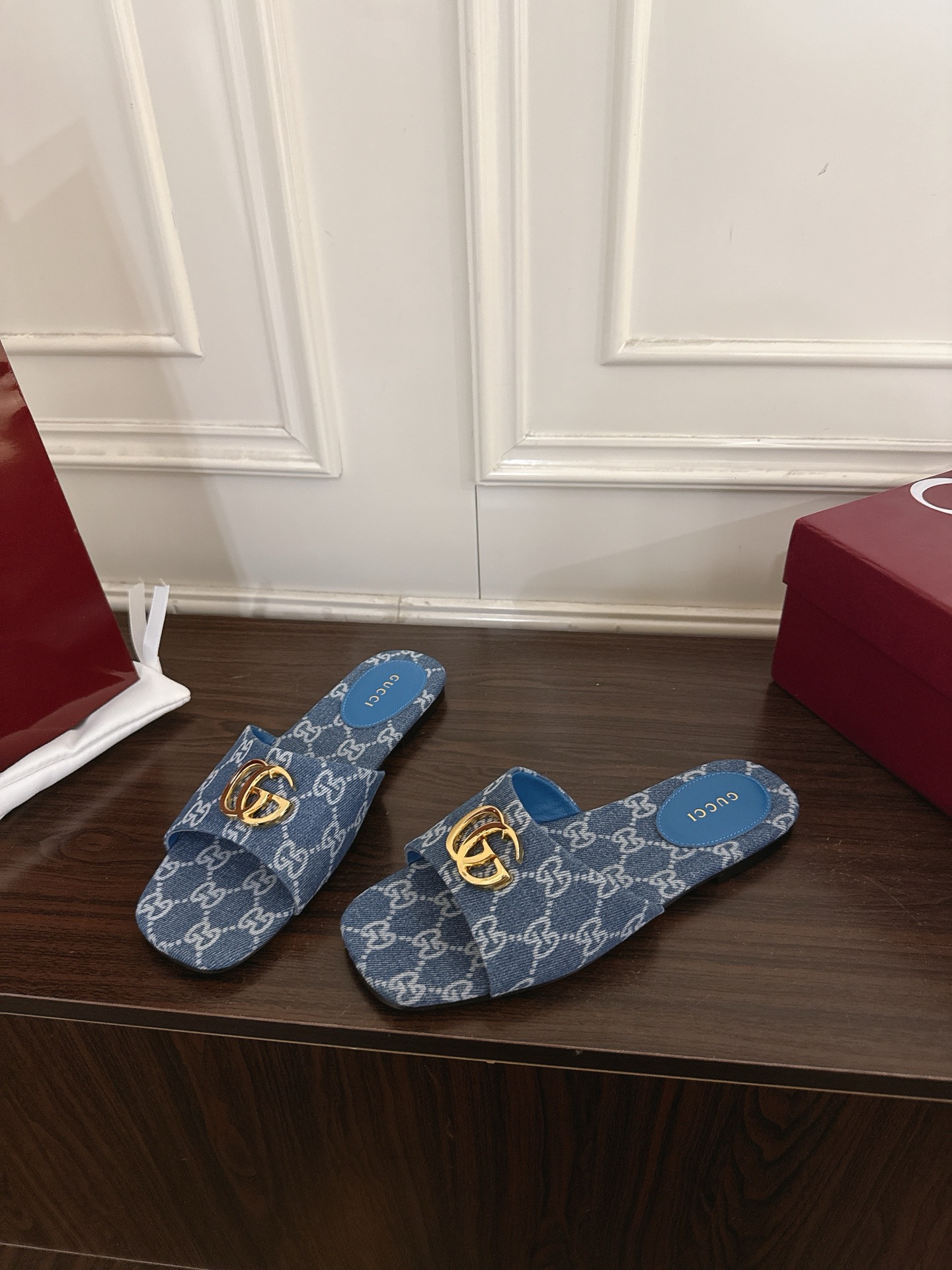 Gucci 320