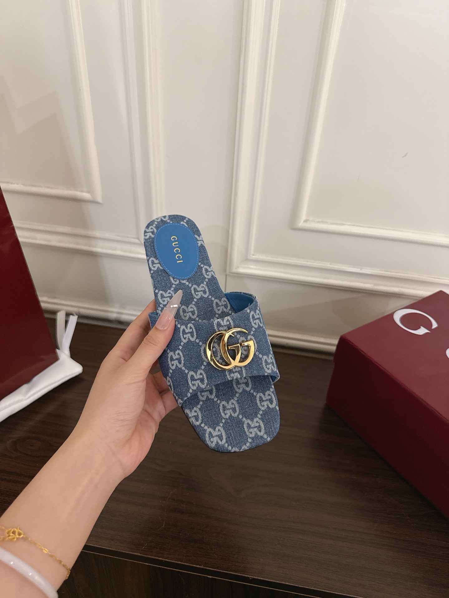 Gucci 320