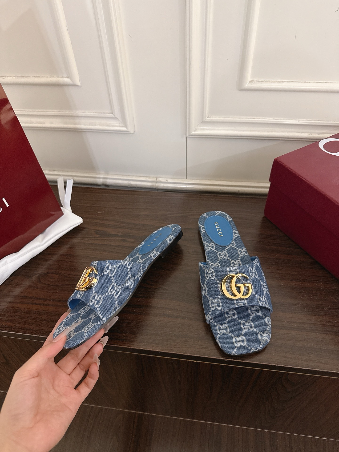 Gucci 320