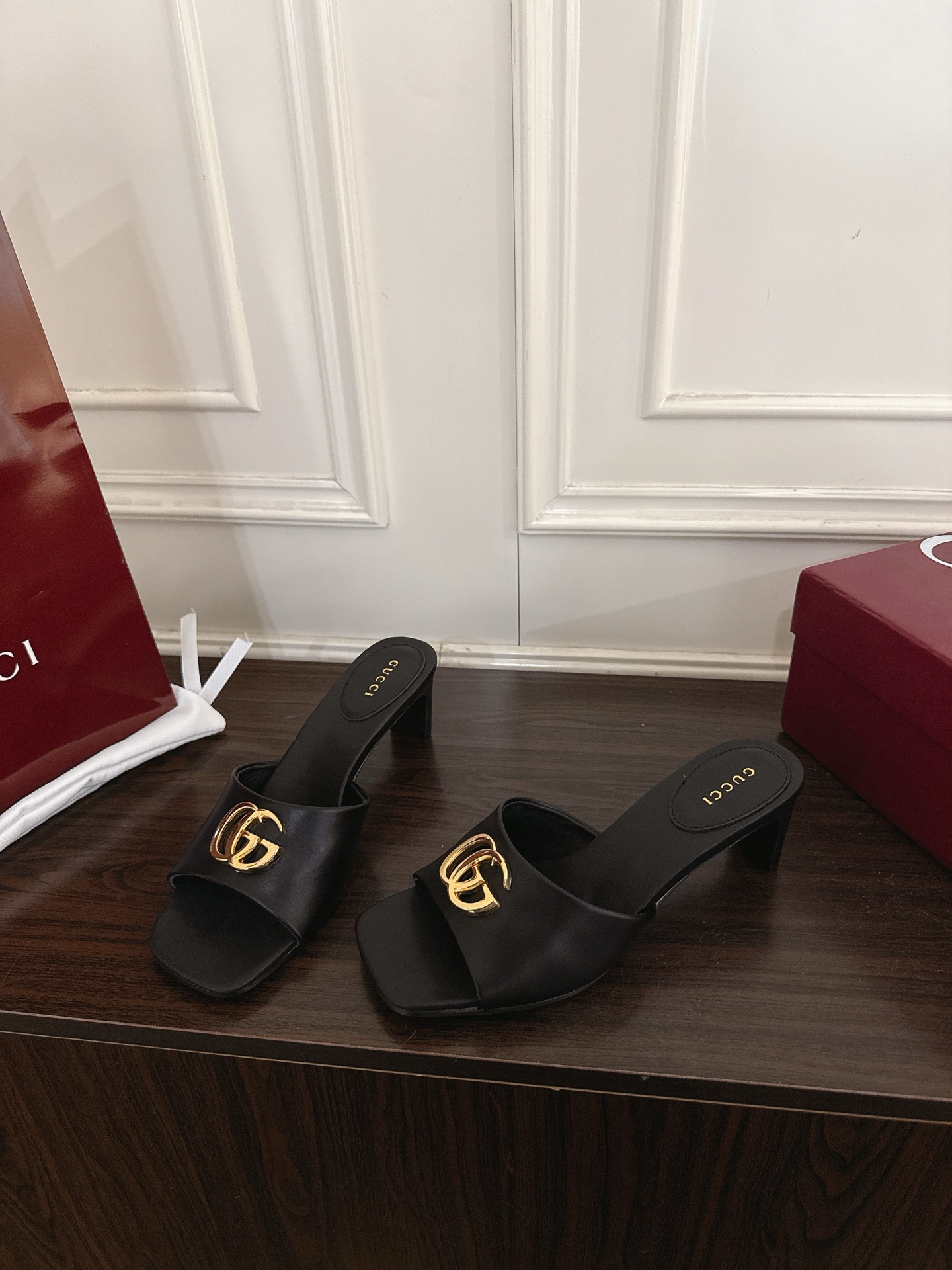 Gucci 330