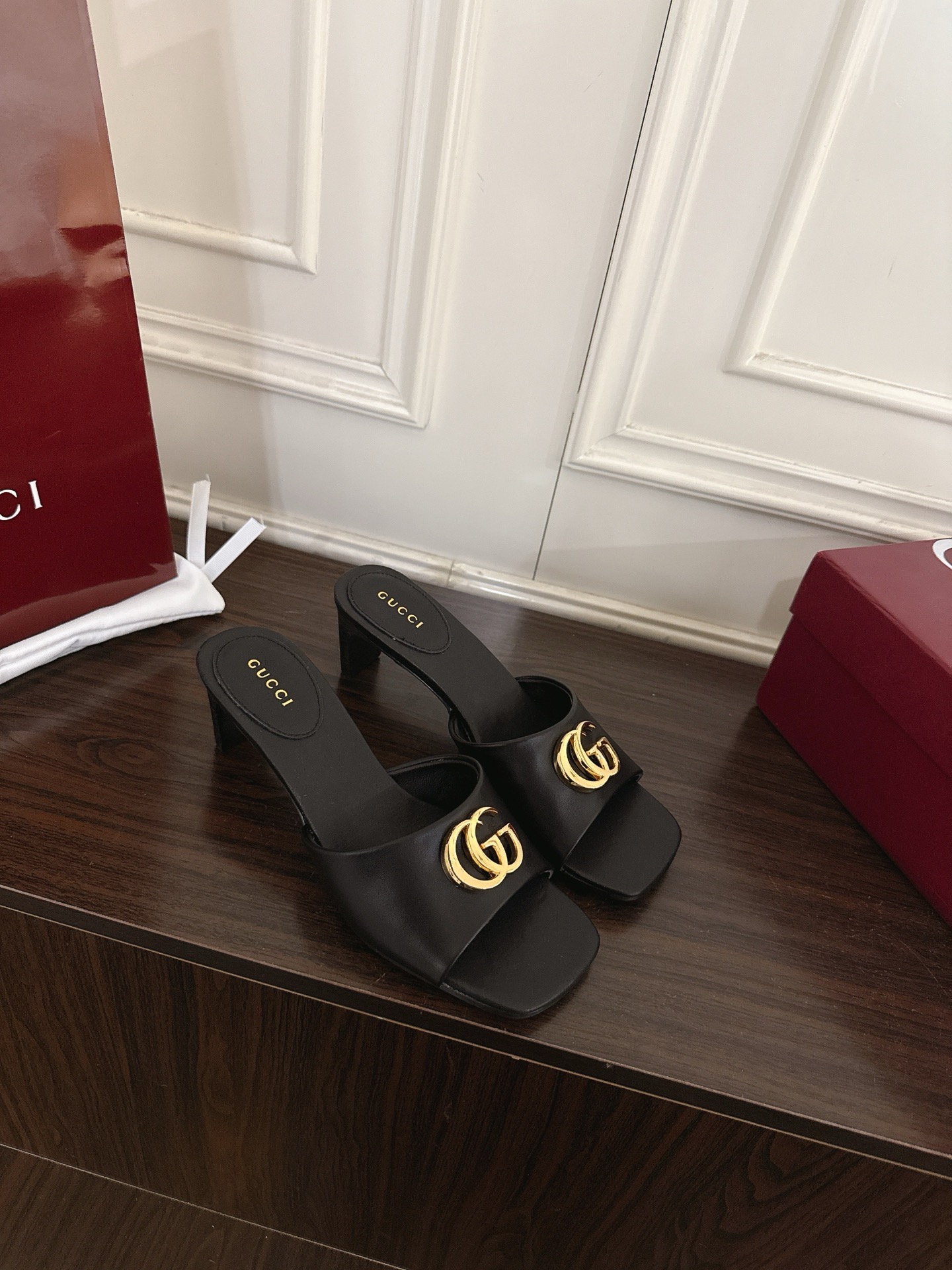 Gucci 330