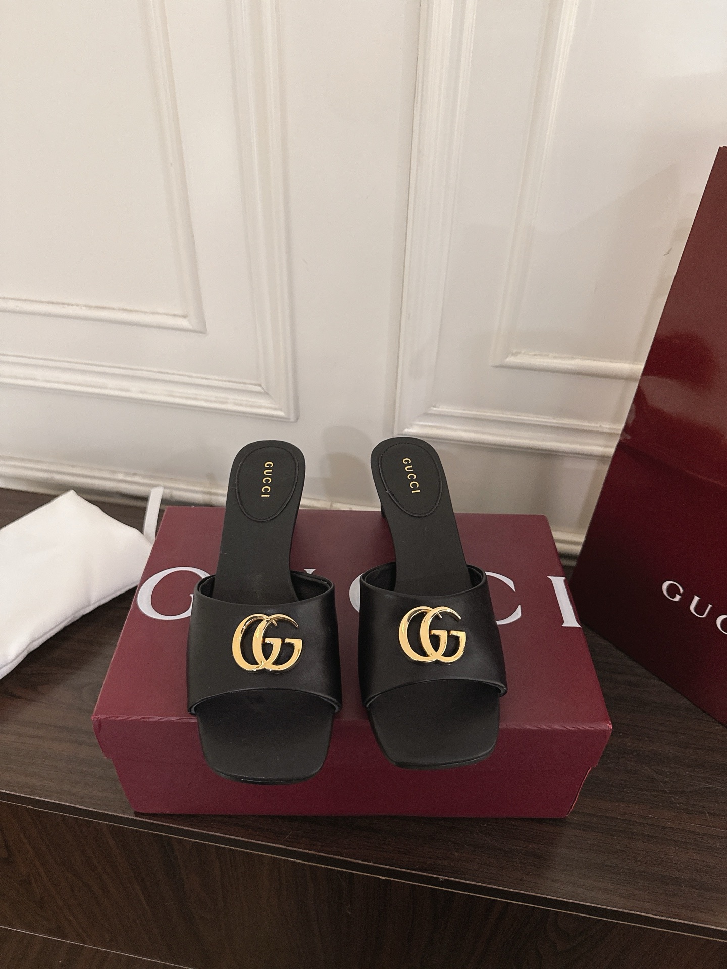 Gucci 330