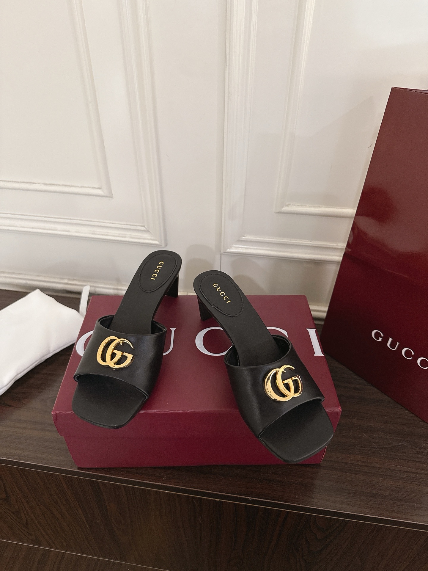 Gucci 330