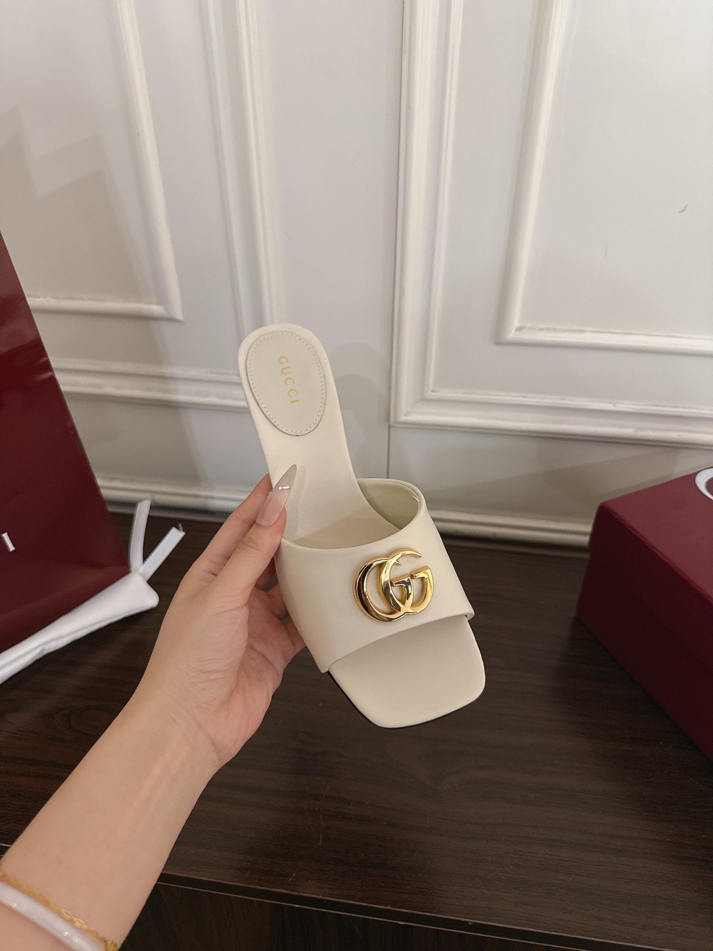 Gucci 330
