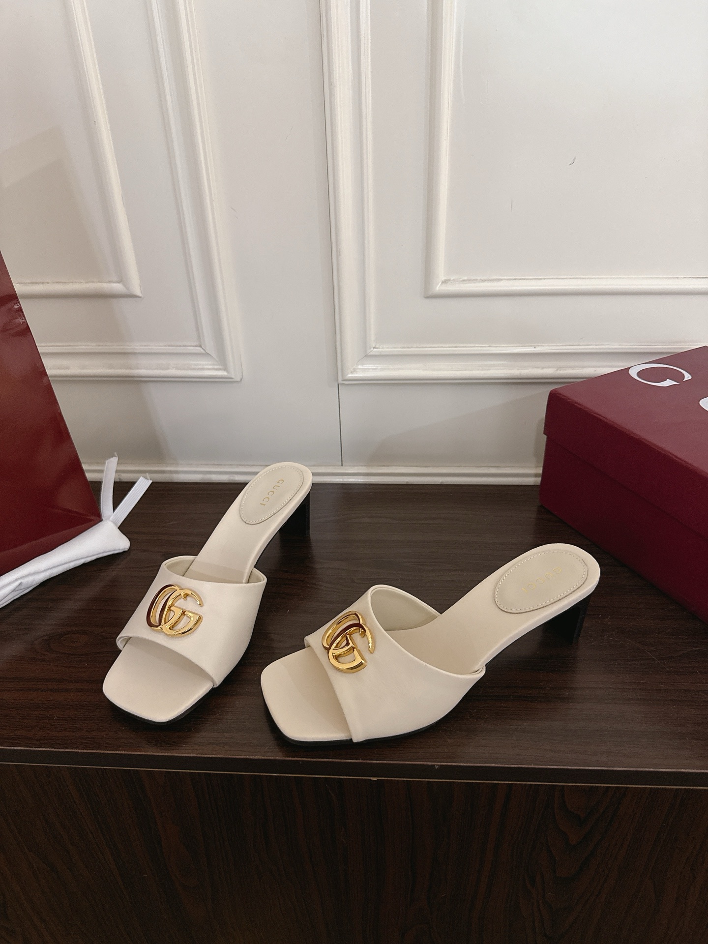Gucci 330