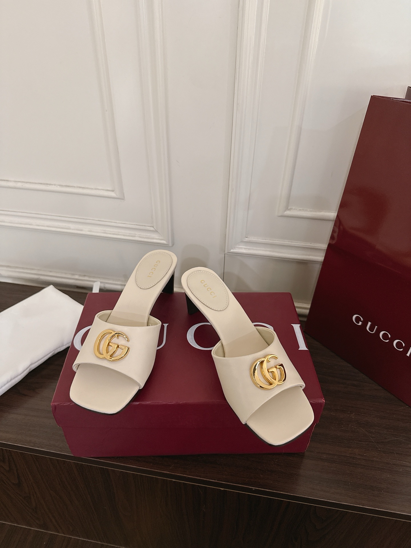 Gucci 330