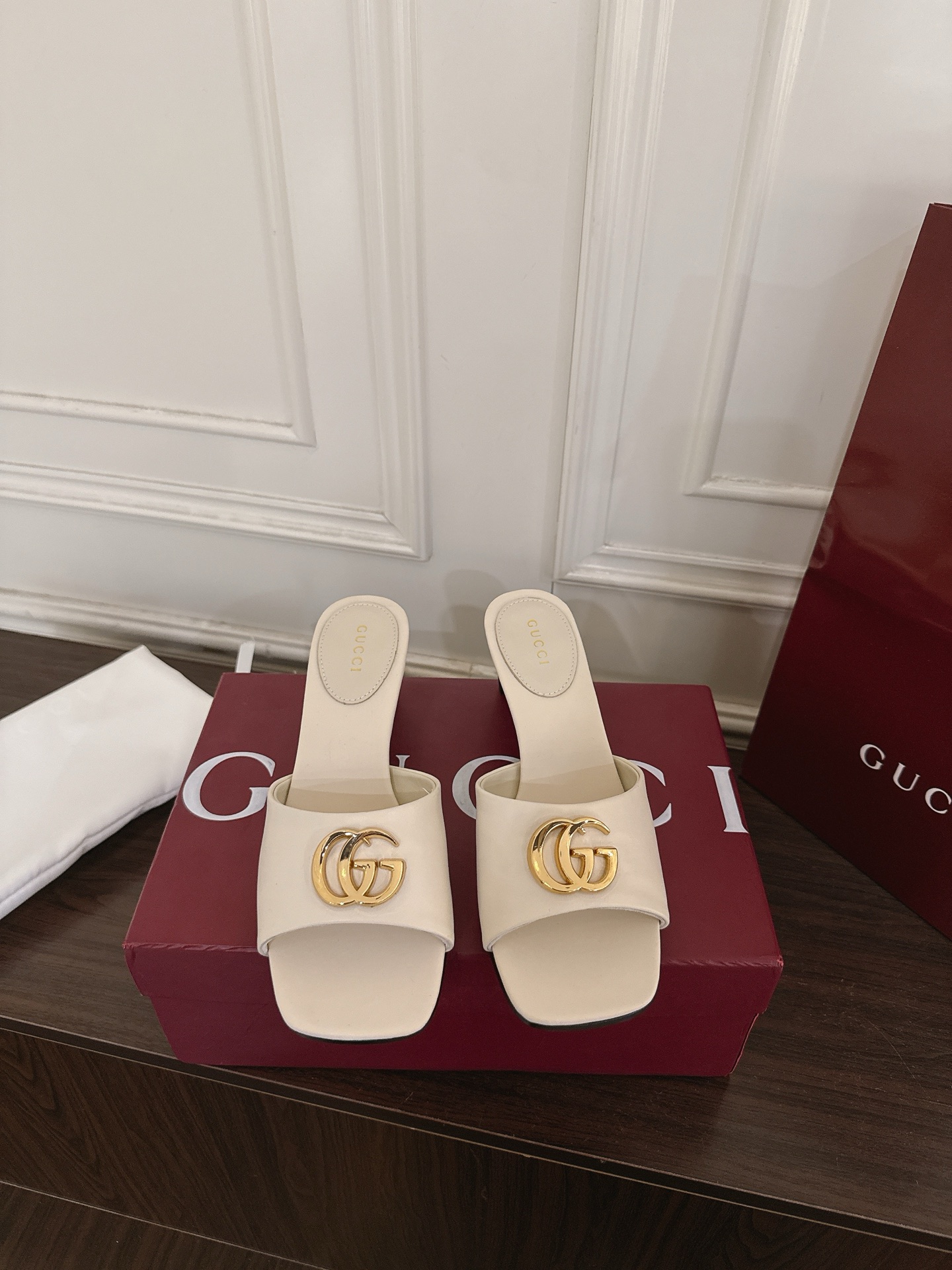 Gucci 330