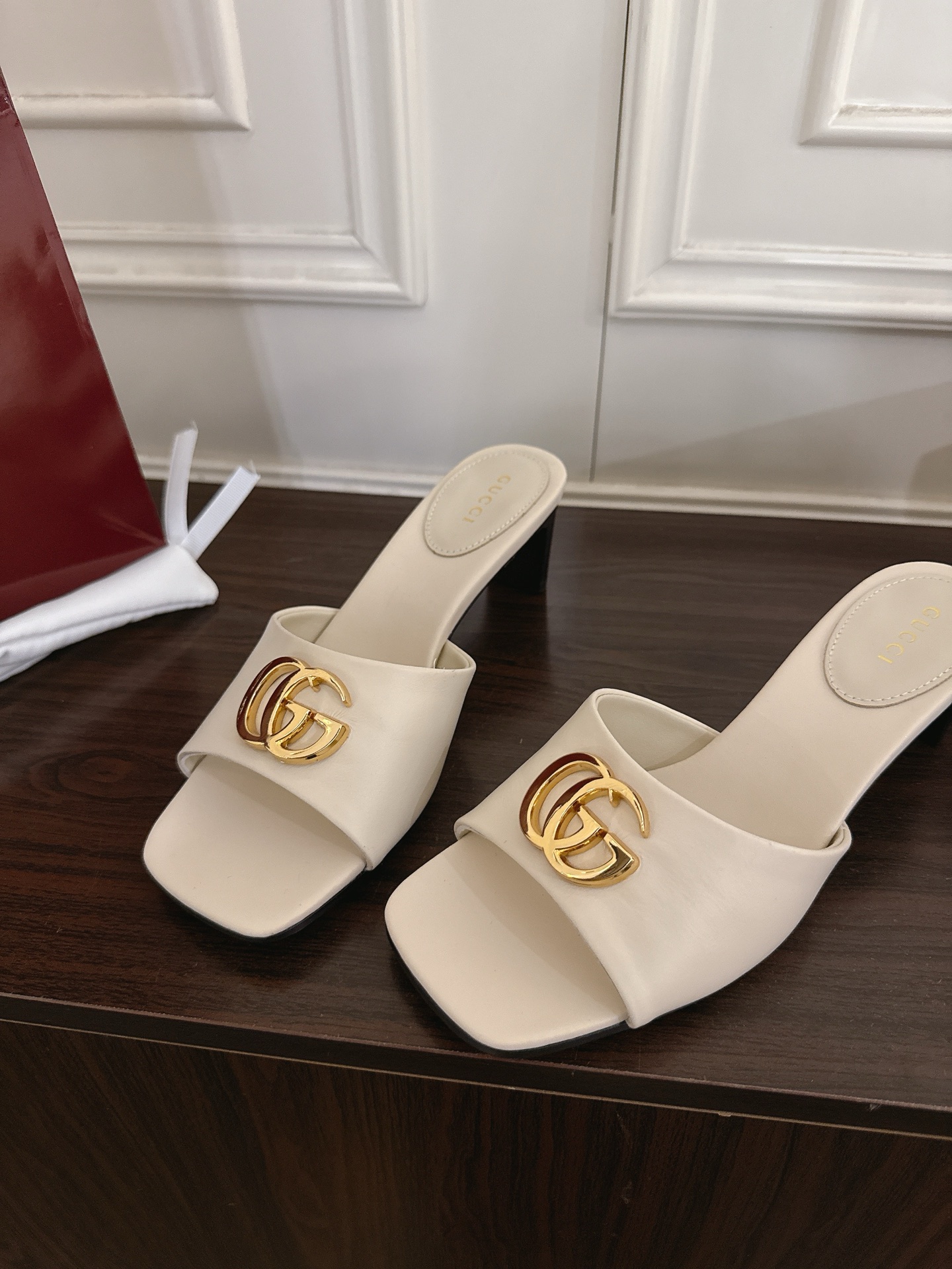 Gucci 330