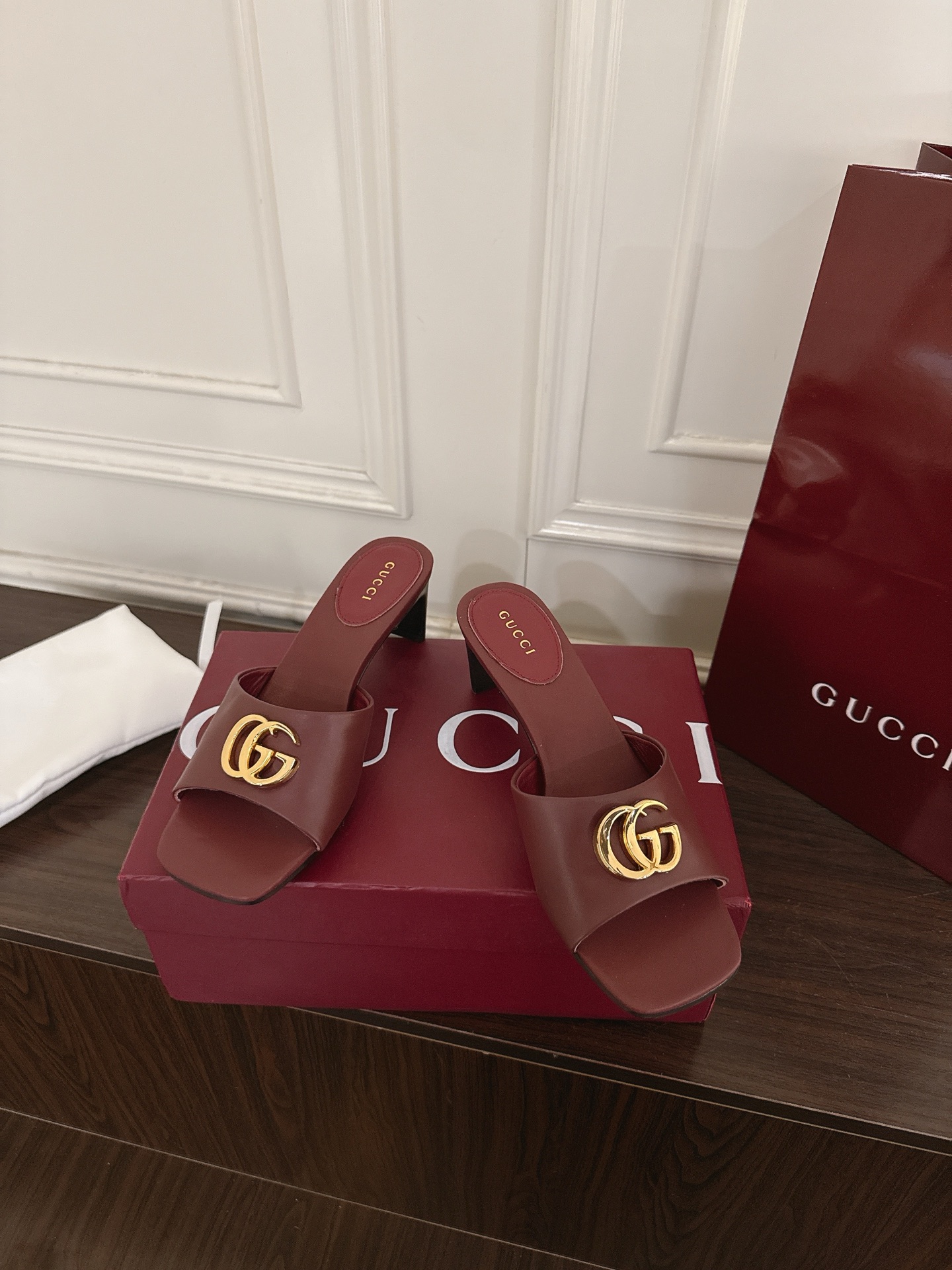 Gucci 330