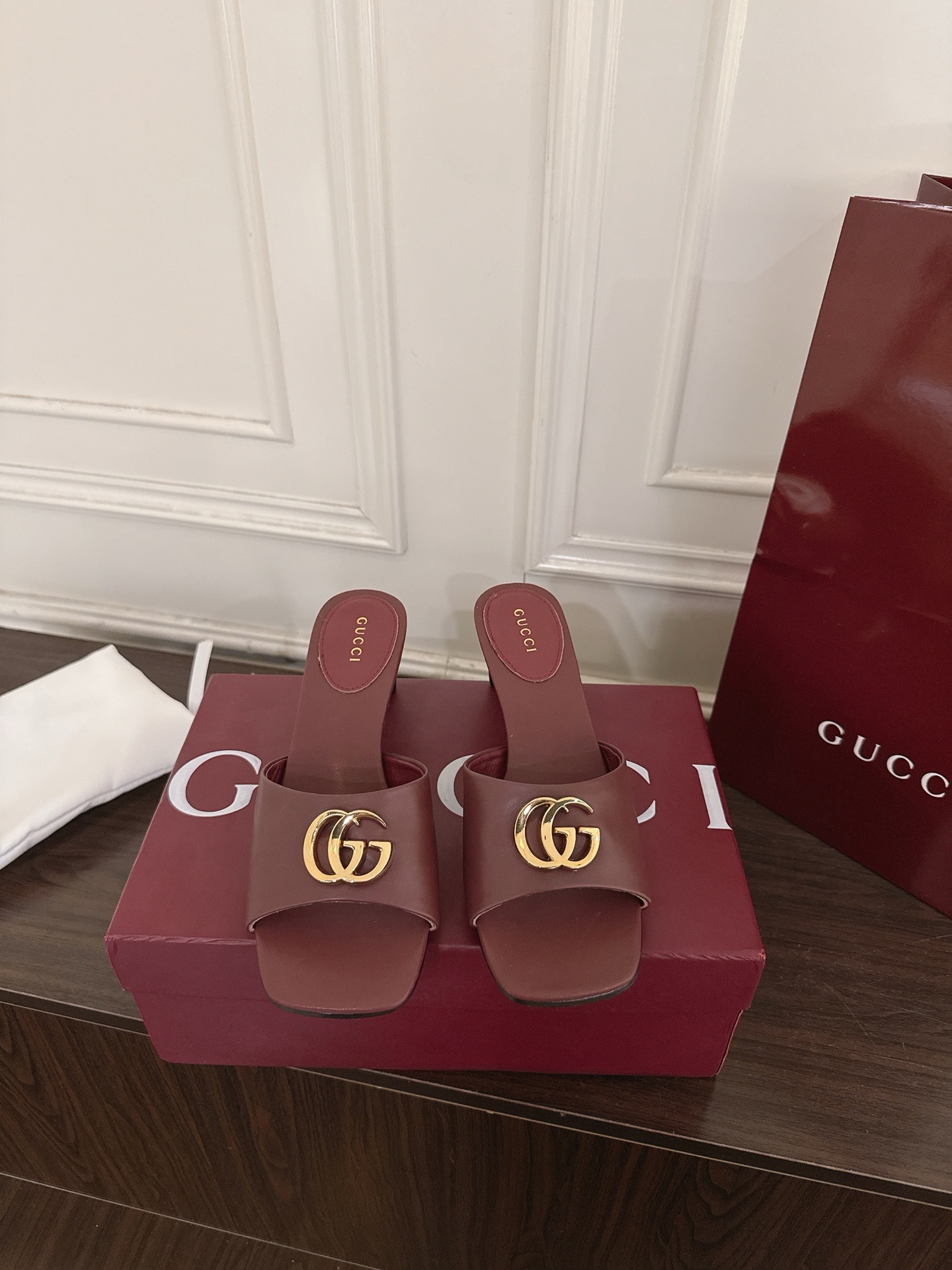 Gucci 330