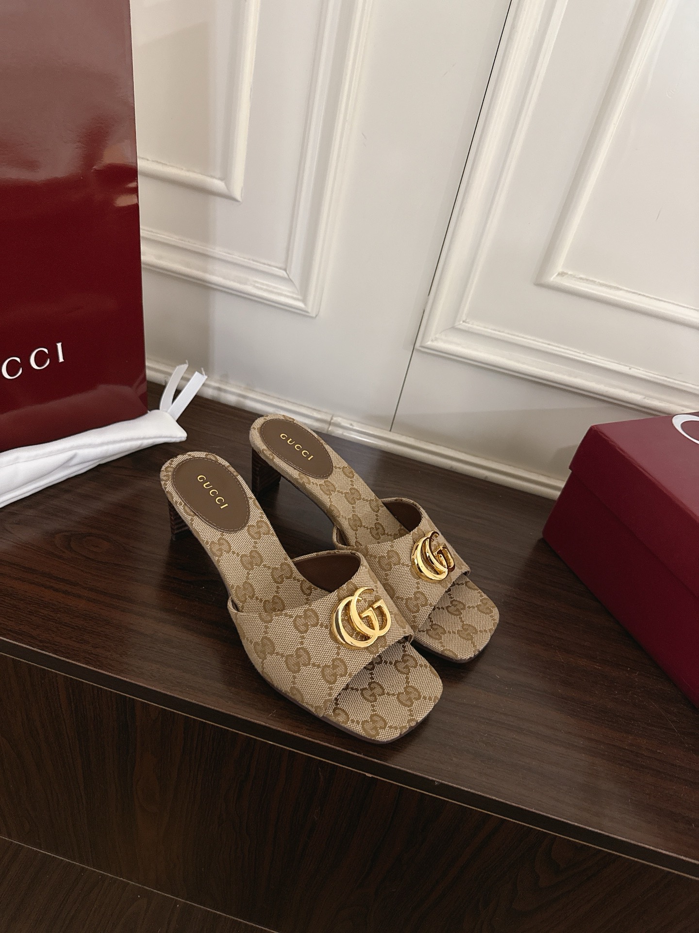 Gucci 330