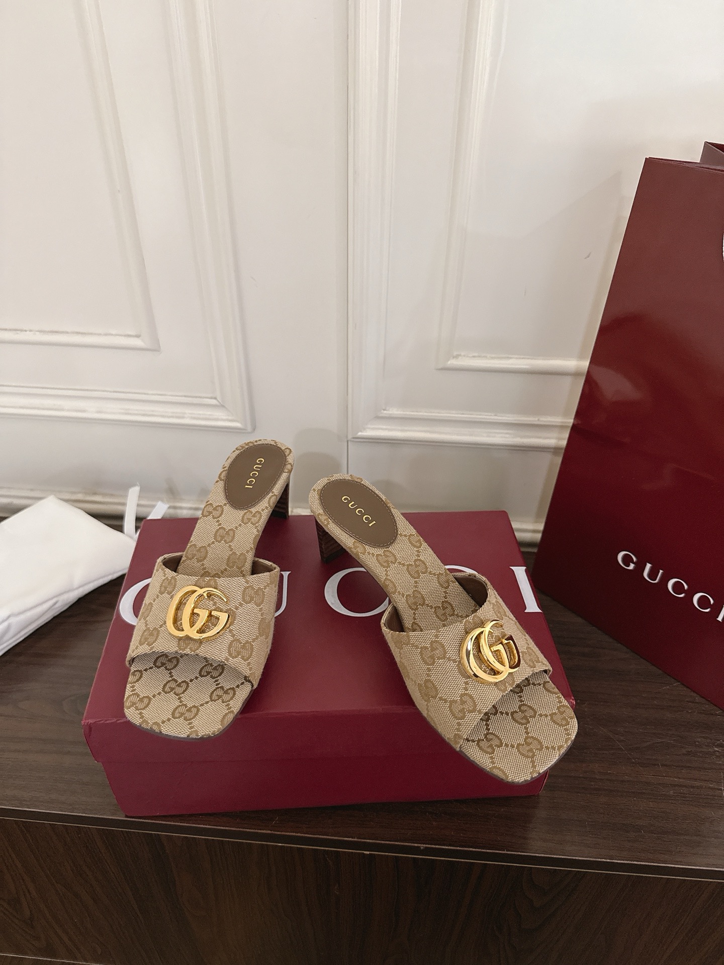 Gucci 330
