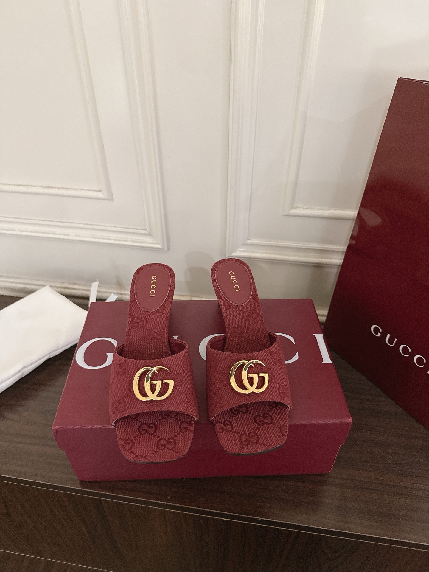 Gucci 330